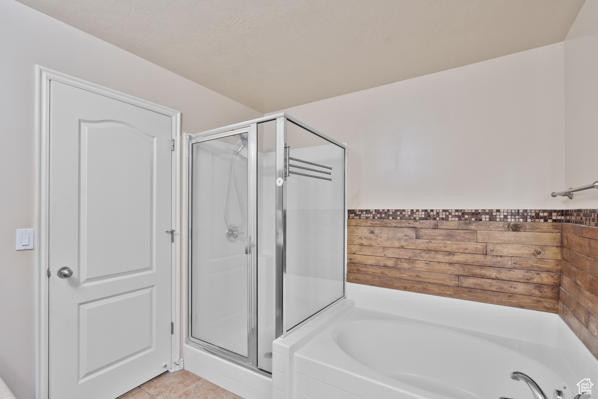 SILVER LAKE - Residential