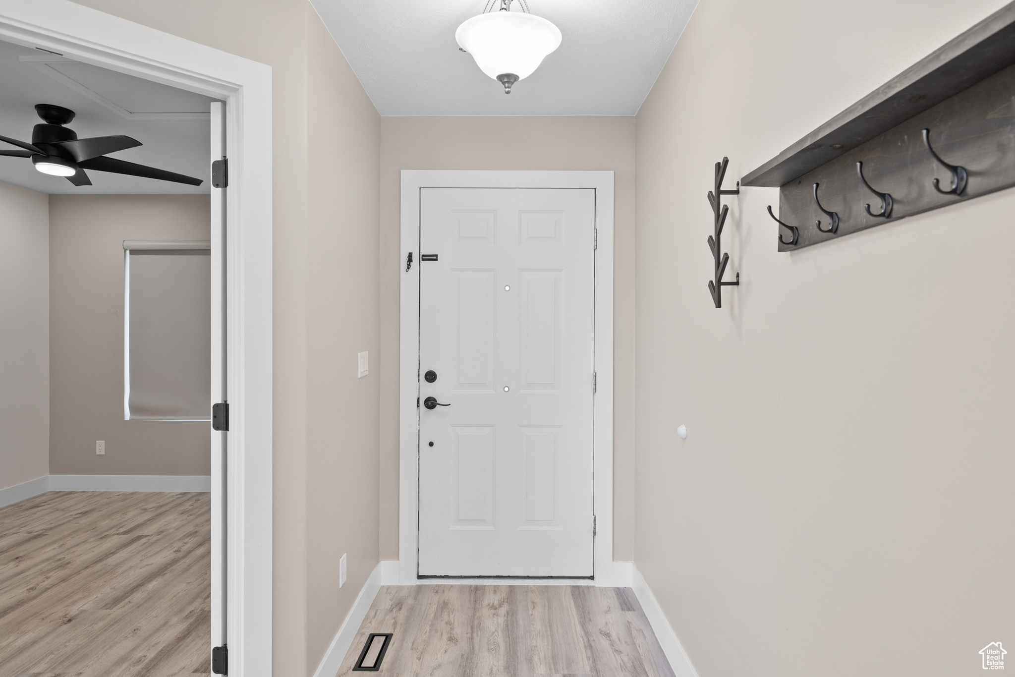 SILVER LAKE - Residential