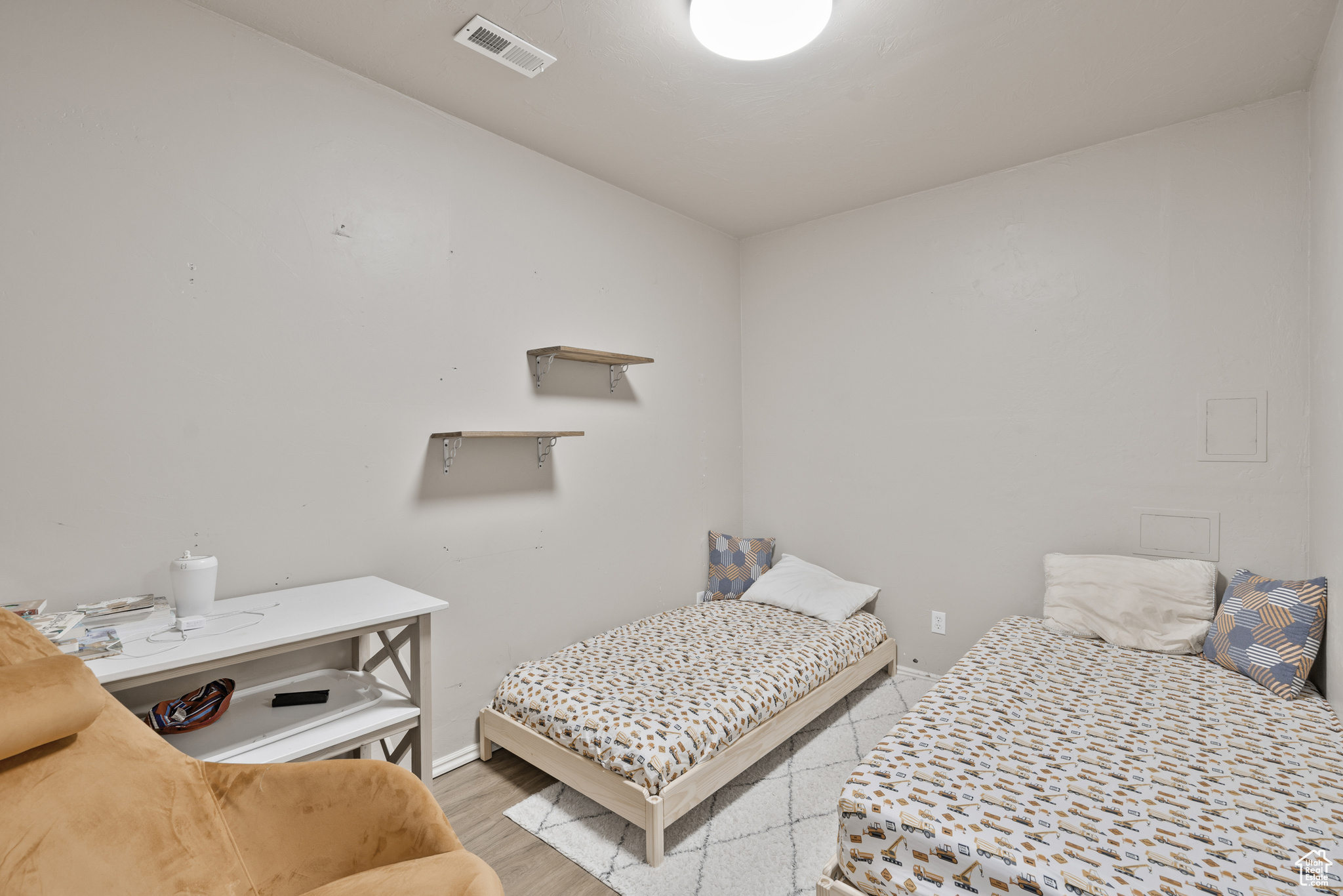 SILVER LAKE - Residential