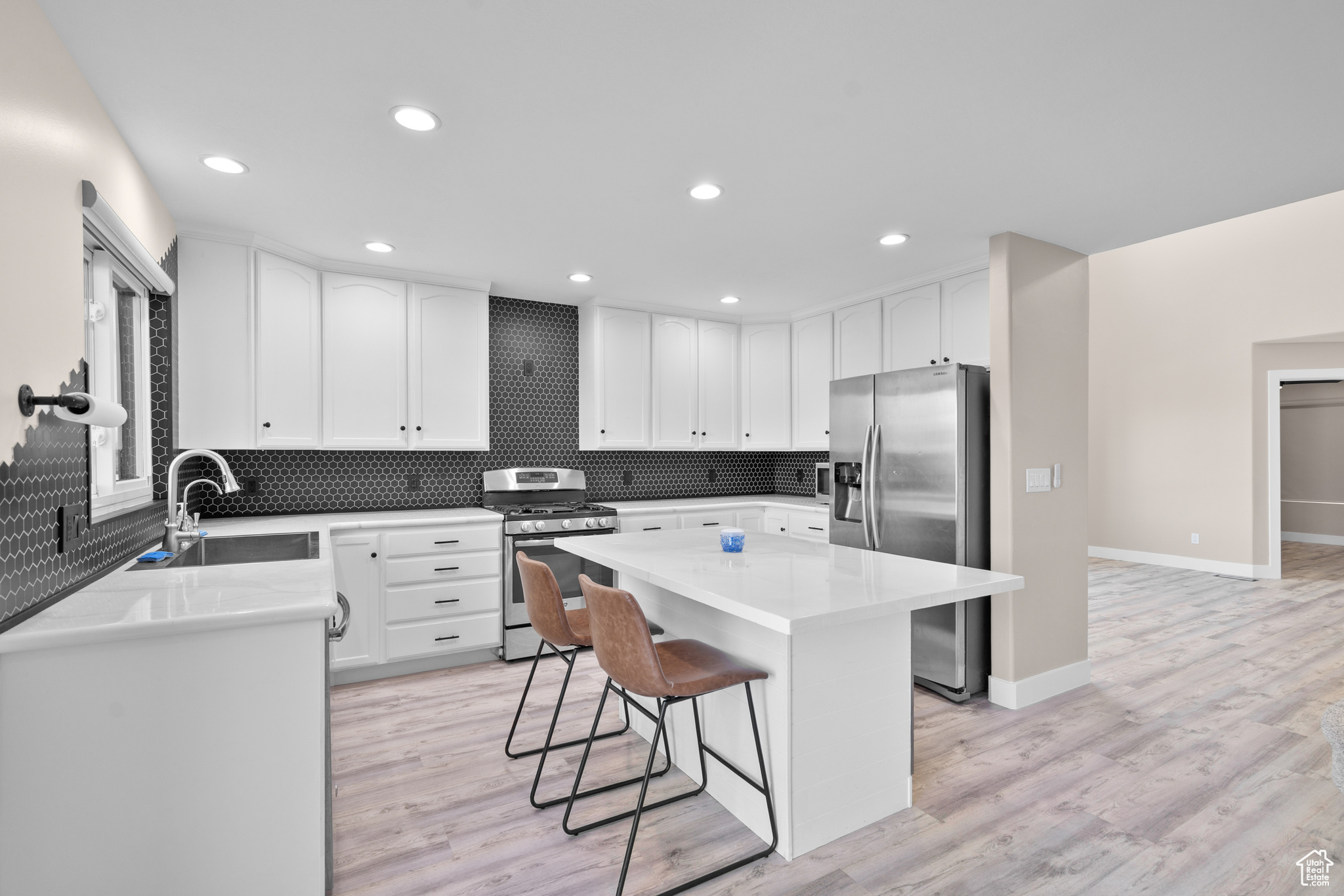 SILVER LAKE - Residential