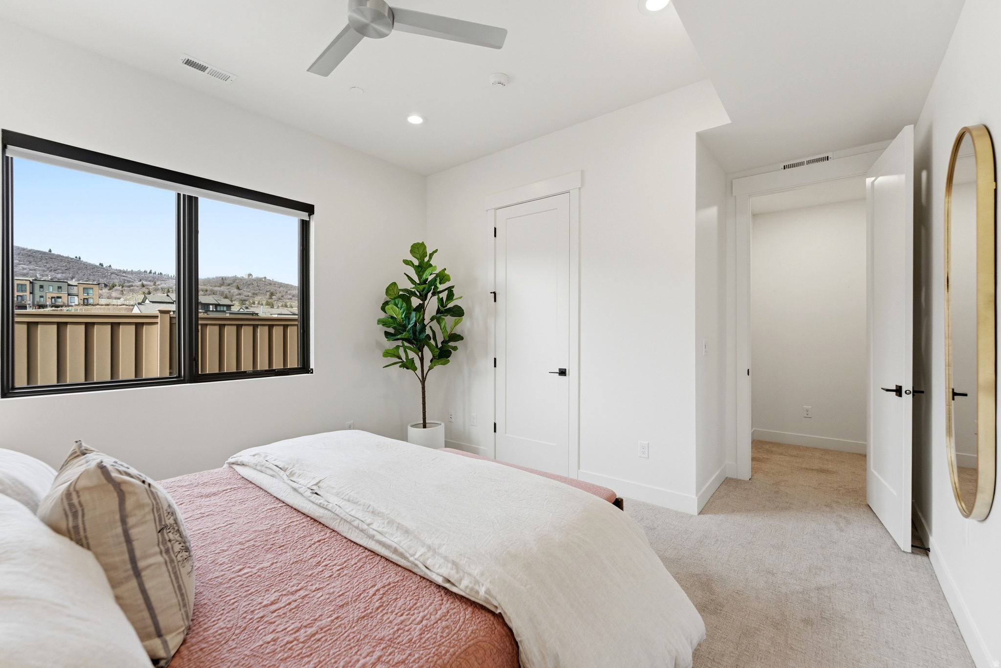 DISCOVERY RIDGE PHAS - Residential