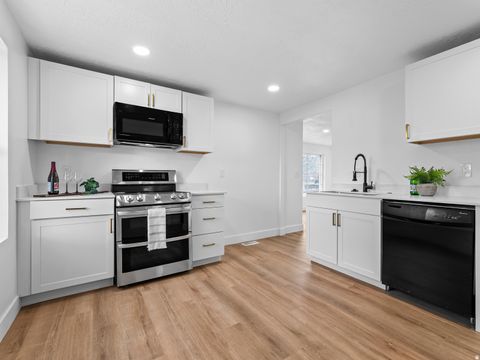 Tiny photo for 5245 S 900 E, Murray, UT 84117 (MLS # 2158880)