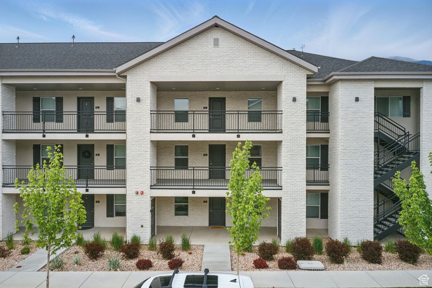 Use our Preferred Lender to receive a free 1-0 buydown. Seller is willing to contribute $5,500 towards buyer's closing costs which will get you as low as a 3.75% interest rate, terms and conditions apply. This condo has just been completely cleaned and is ready for you to move in right away. With 2 bedrooms and 1 bathroom it is great for anyone looking for affordability. Featuring a sleek, updated kitchen with stainless steel appliances. Looking out your kitchen window you have an open view that is absolutely breathtaking. This condo is FHA Approved. Schedule your showing today.