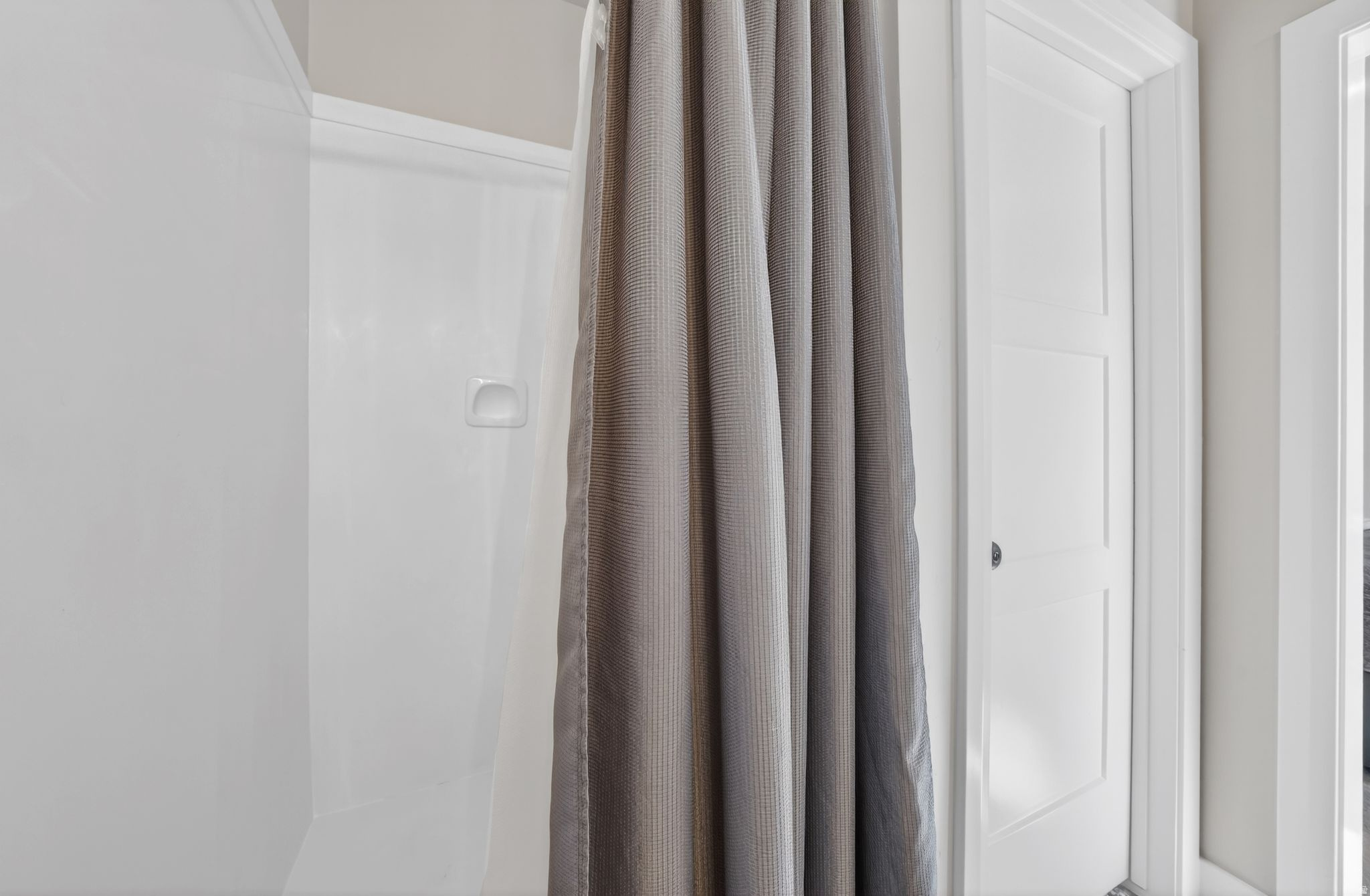 CRESCENT HILLS - Residential