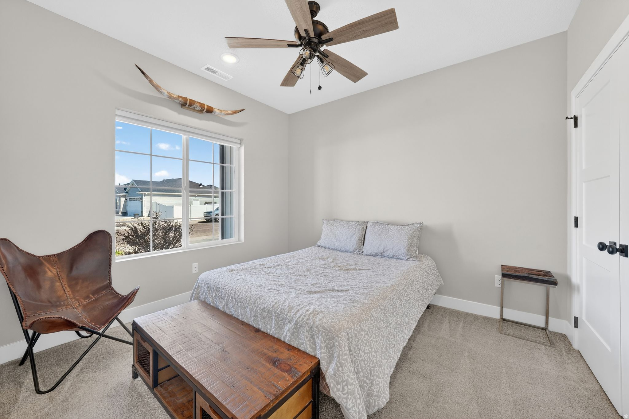 CRESCENT HILLS - Residential