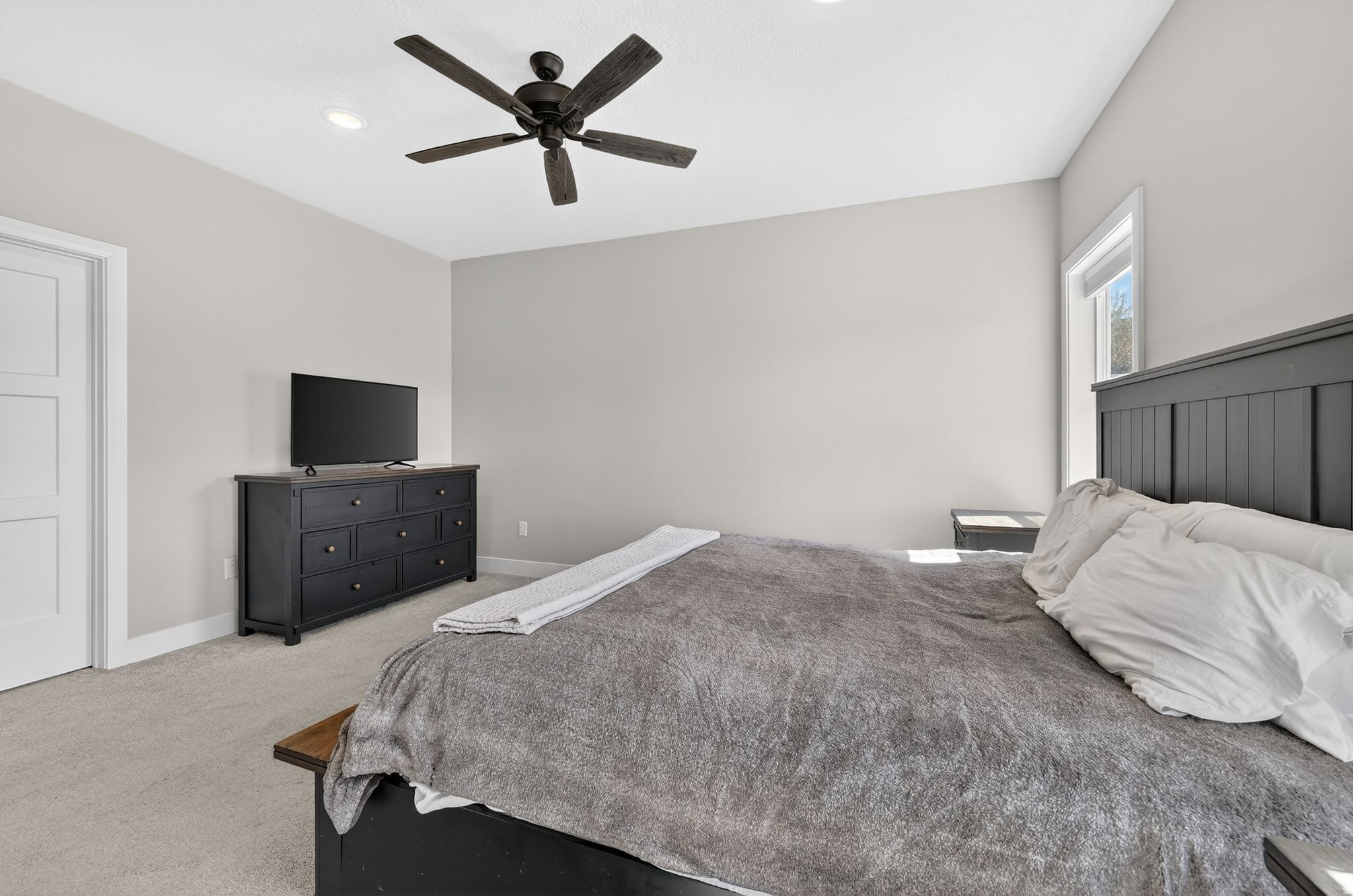 CRESCENT HILLS - Residential