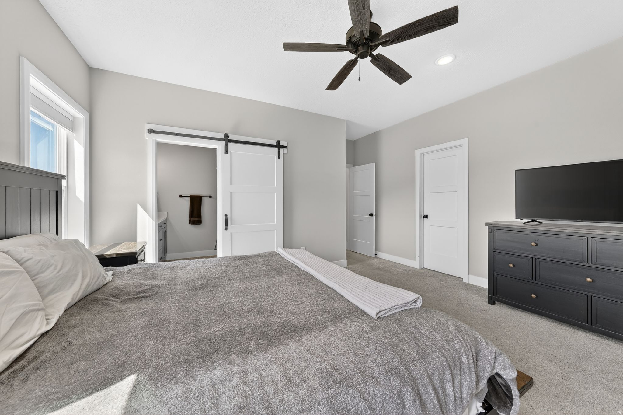 CRESCENT HILLS - Residential