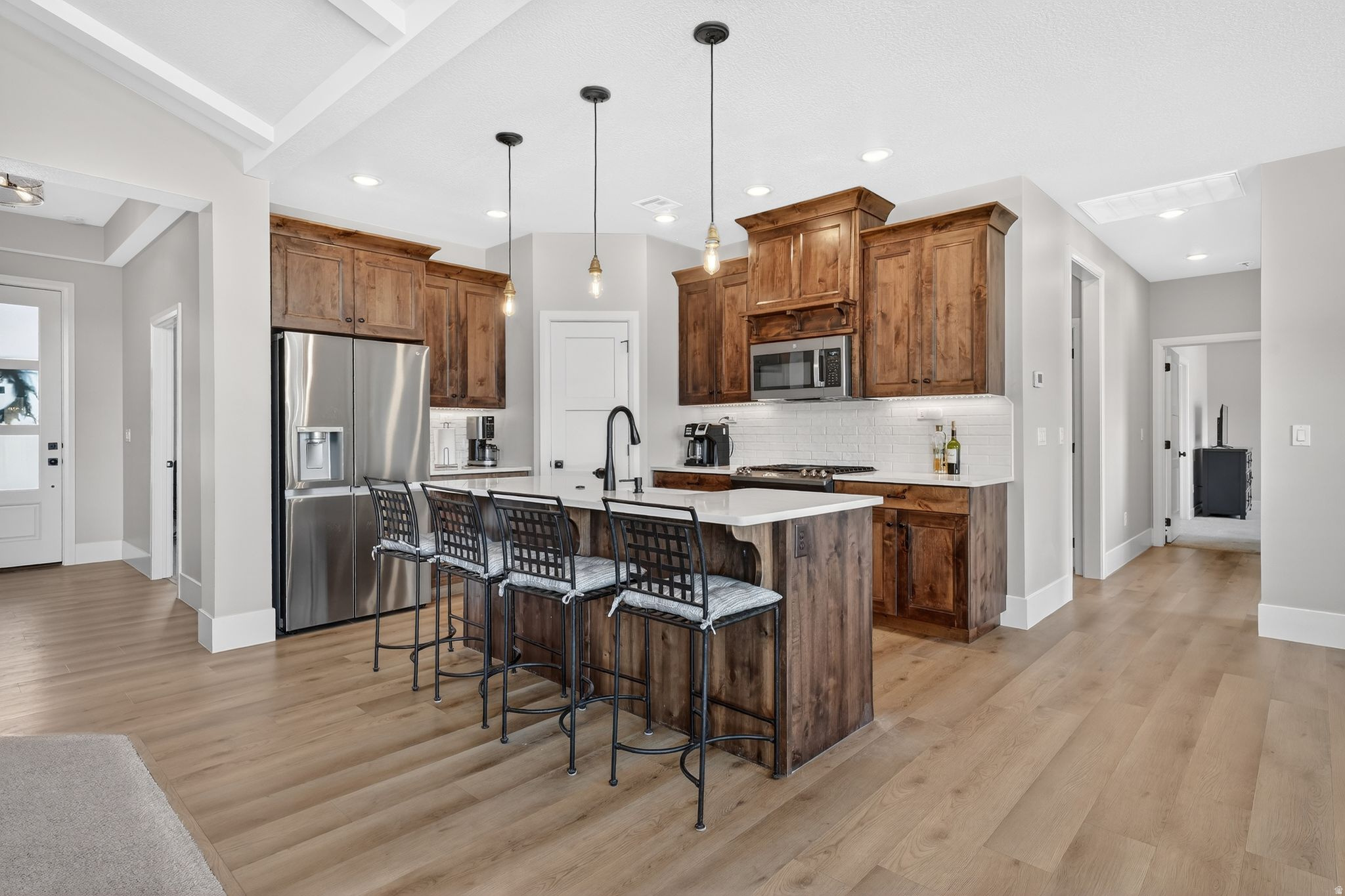 CRESCENT HILLS - Residential