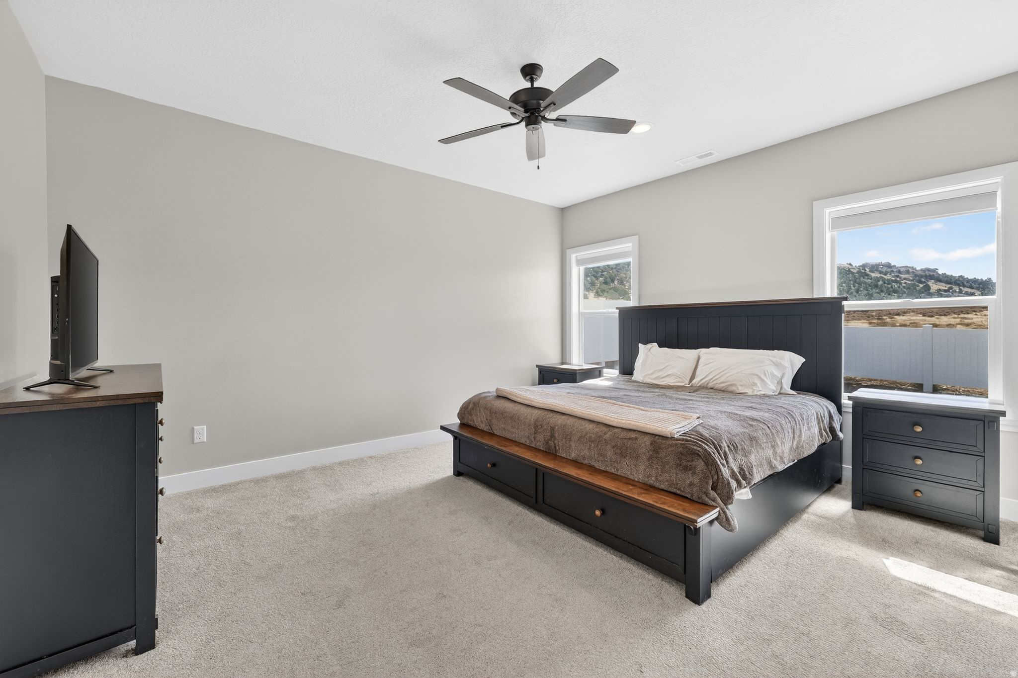 CRESCENT HILLS - Residential