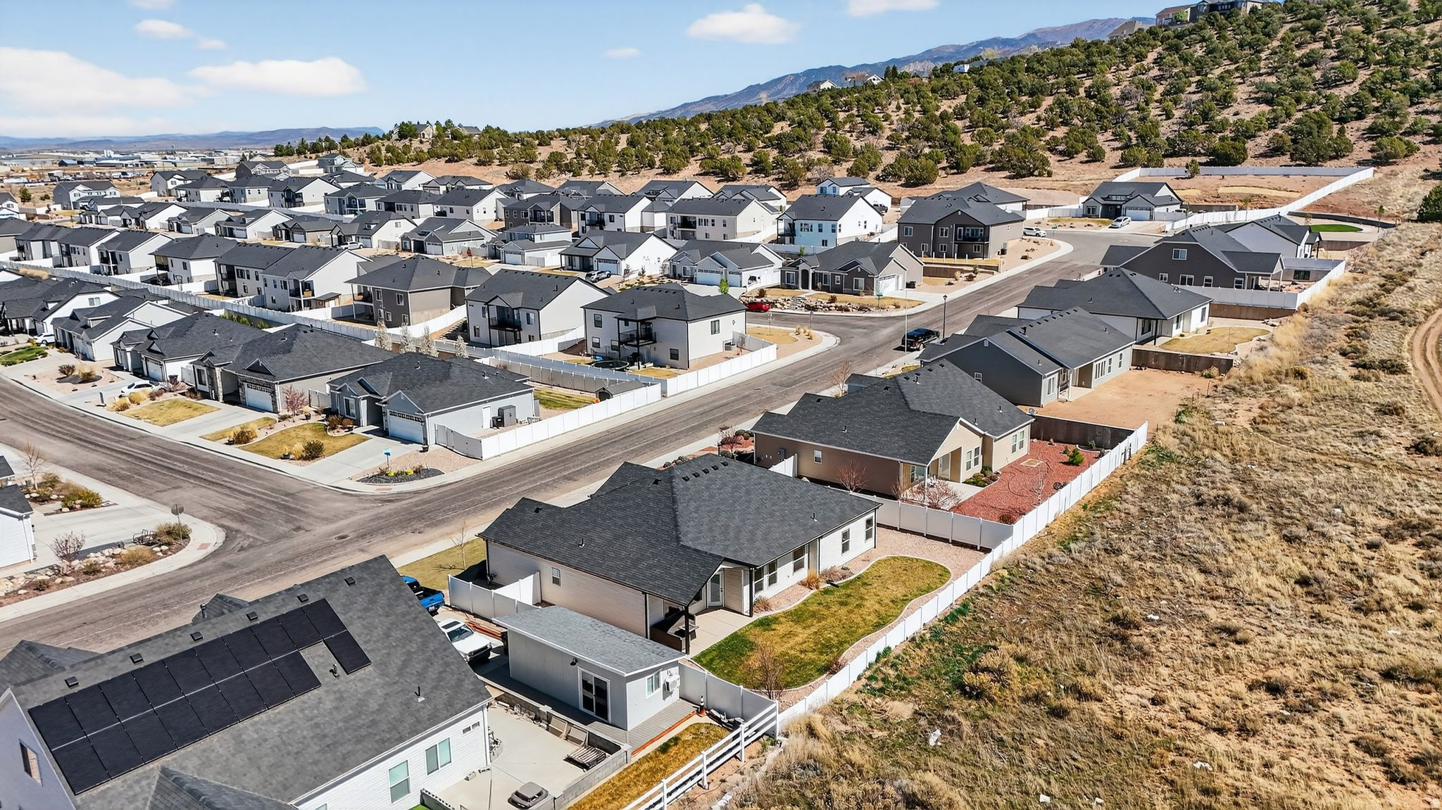 CRESCENT HILLS - Residential