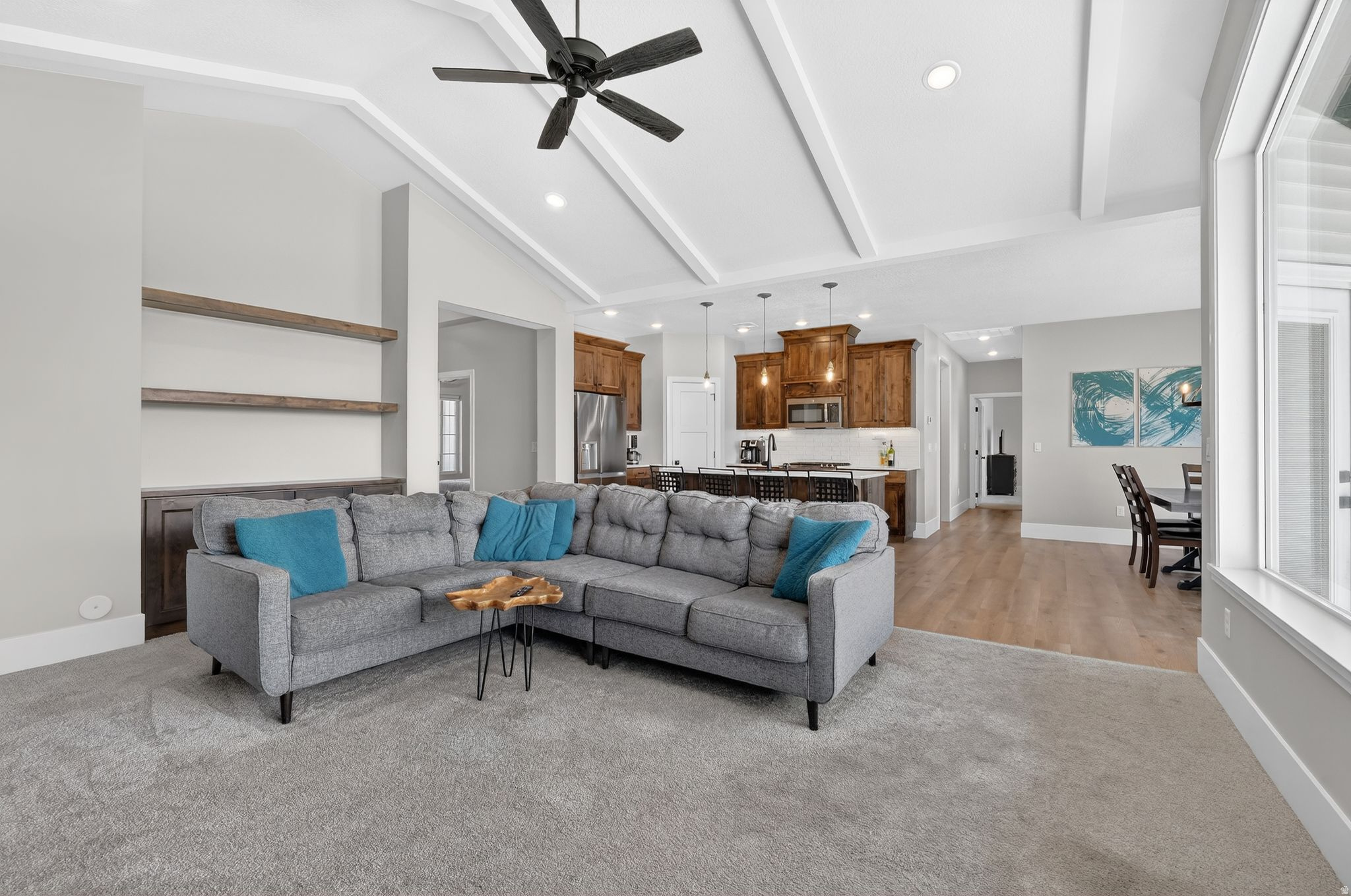 CRESCENT HILLS - Residential