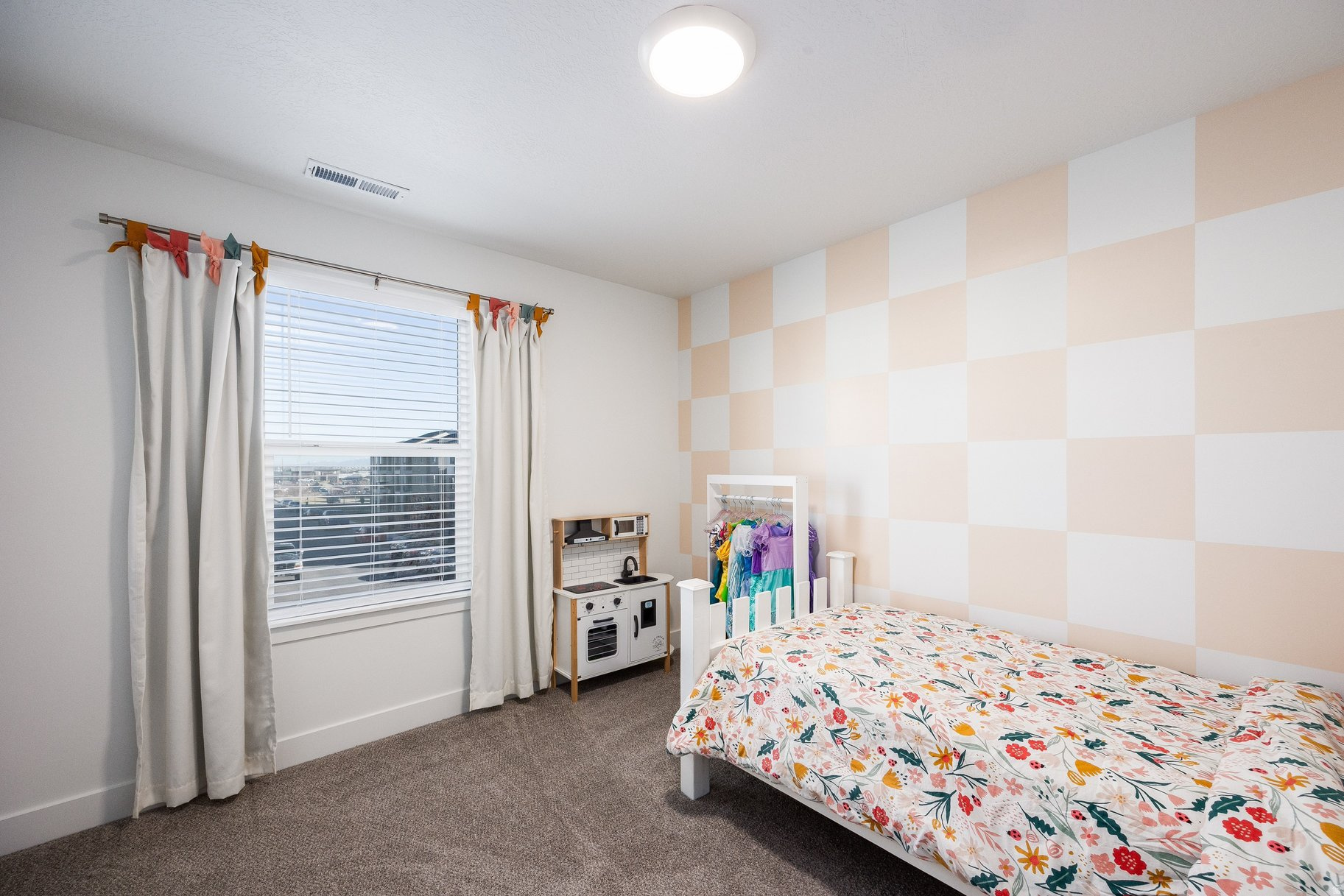 MOUNTAIN VIEW - Residential