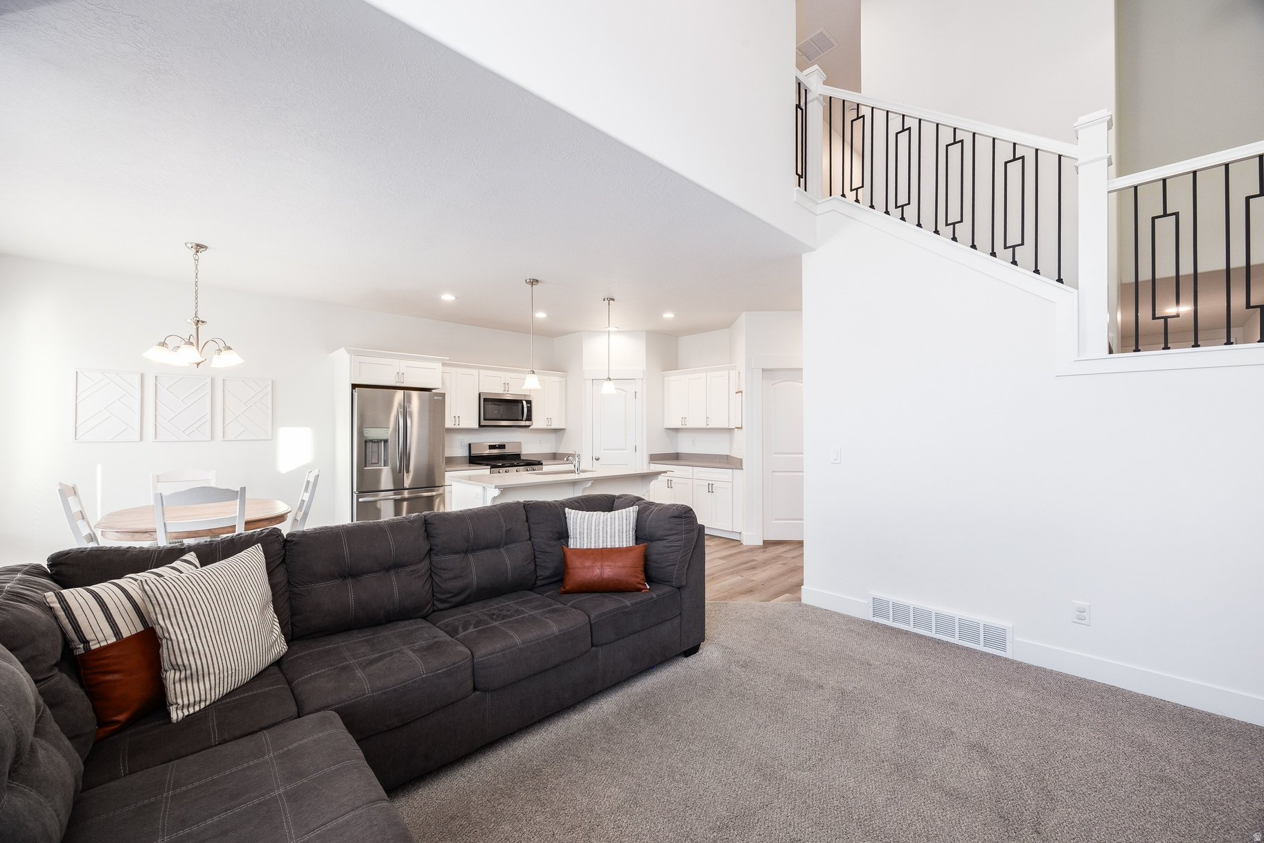 MOUNTAIN VIEW - Residential