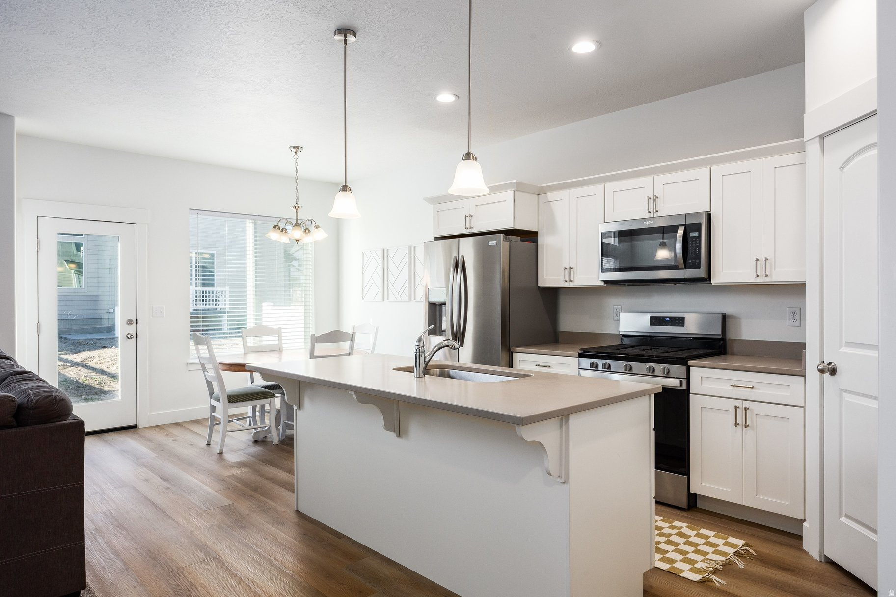 MOUNTAIN VIEW - Residential