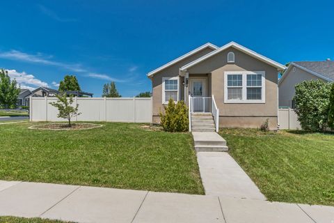 Tiny photo for 244 W VINEYARD WAY N, Saratoga Springs, UT 84045 (MLS # 2150928)