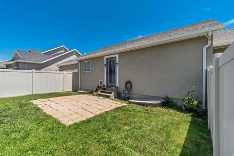 Tiny photo for 244 W VINEYARD WAY N, Saratoga Springs, UT 84045 (MLS # 2150928)