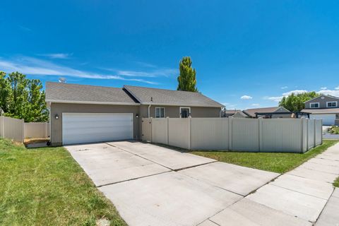 Tiny photo for 244 W VINEYARD WAY N, Saratoga Springs, UT 84045 (MLS # 2150928)