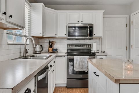 Tiny photo for 244 W VINEYARD WAY N, Saratoga Springs, UT 84045 (MLS # 2150928)