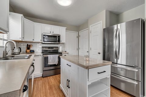 Tiny photo for 244 W VINEYARD WAY N, Saratoga Springs, UT 84045 (MLS # 2150928)