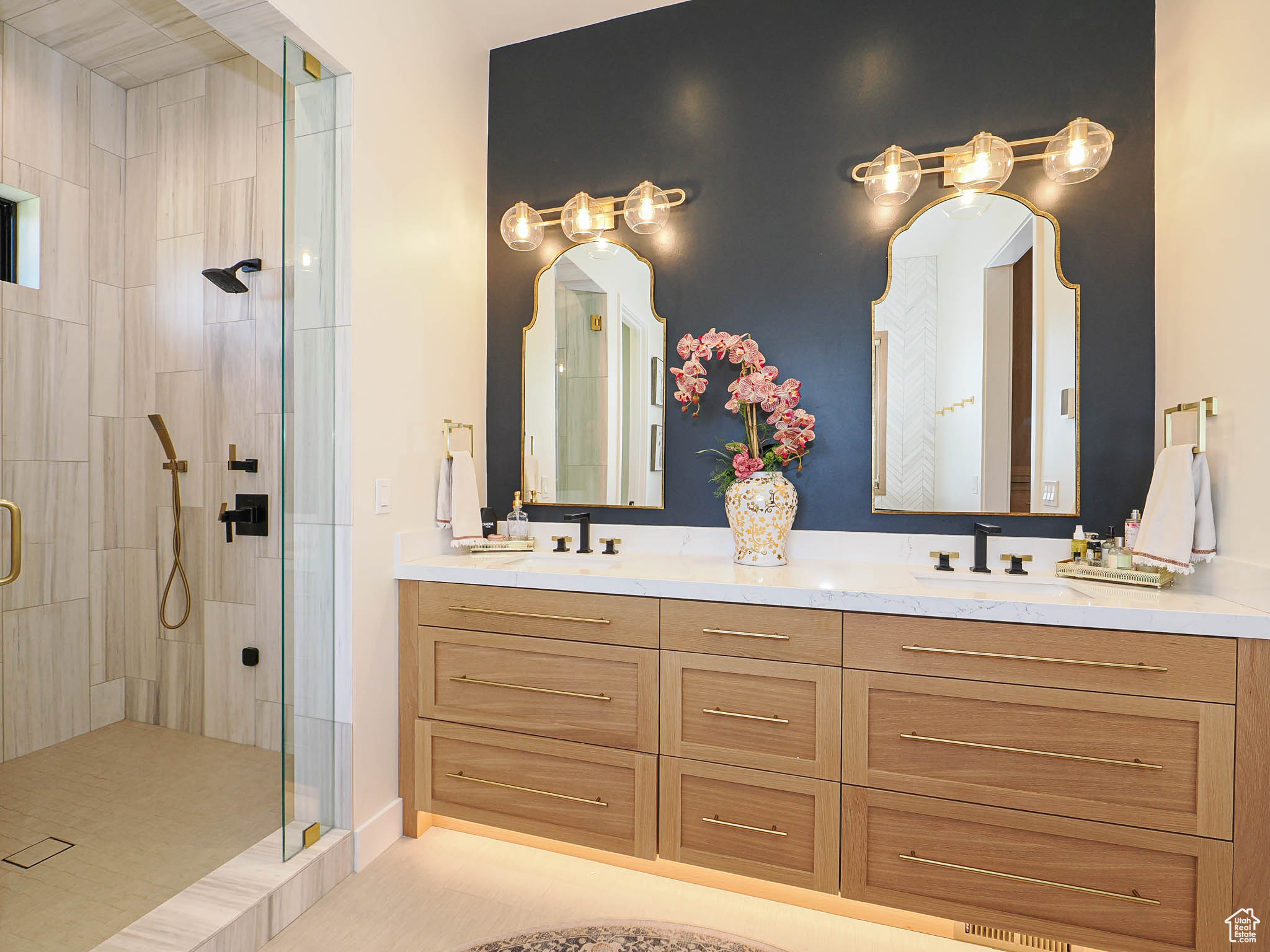 TUHAYE - Residential