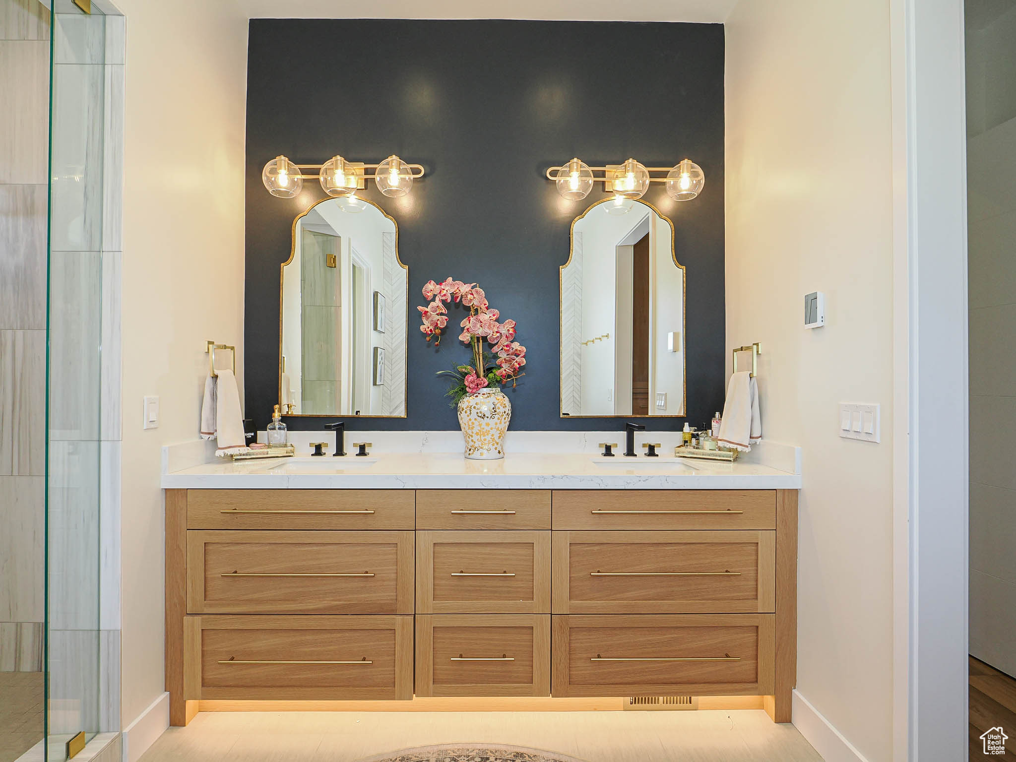 TUHAYE - Residential