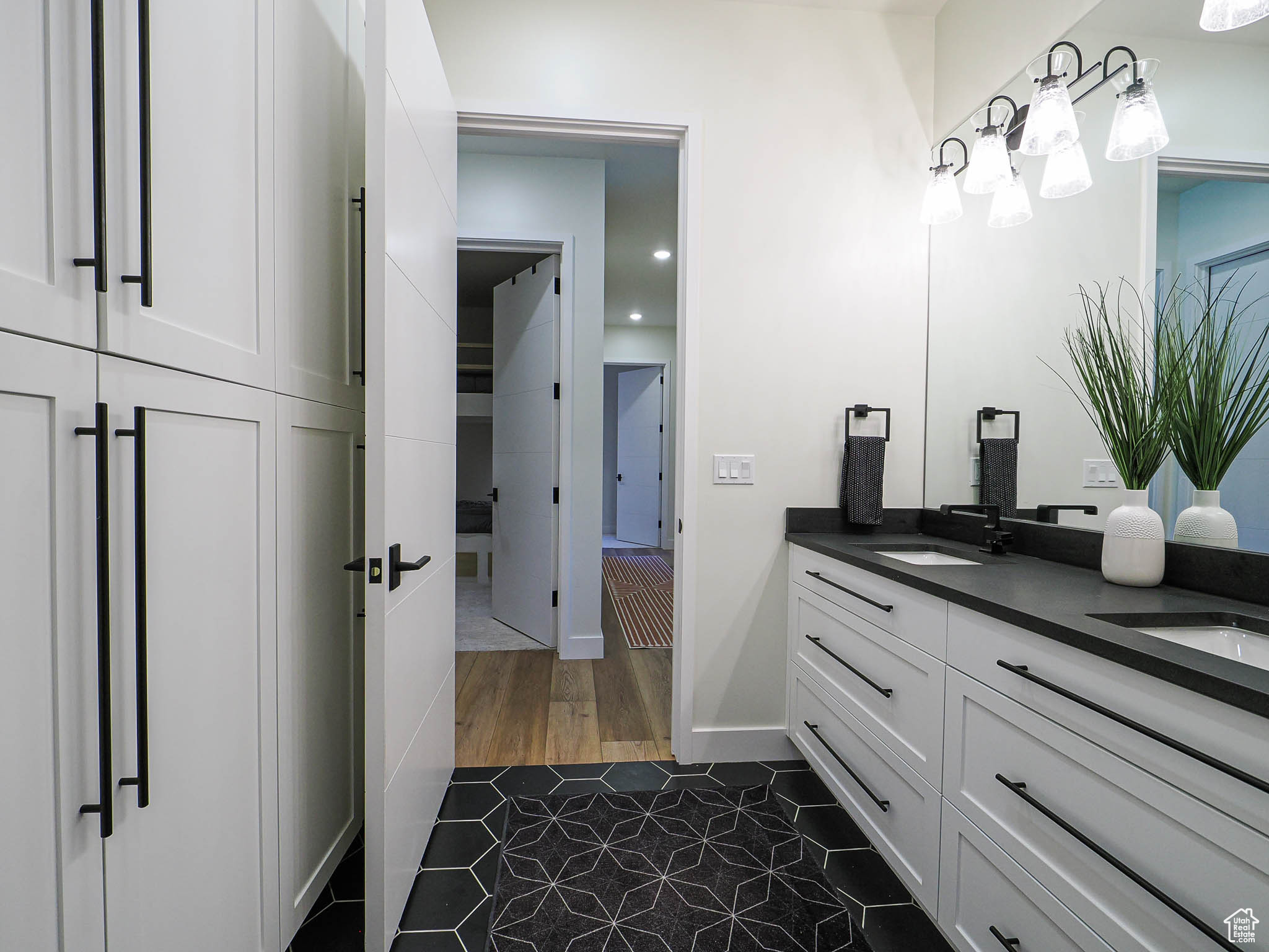 TUHAYE - Residential