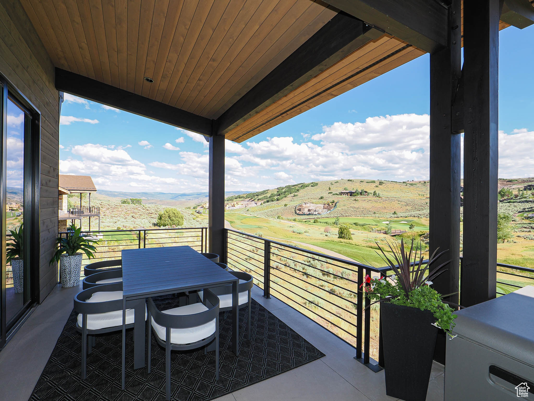 TUHAYE - Residential