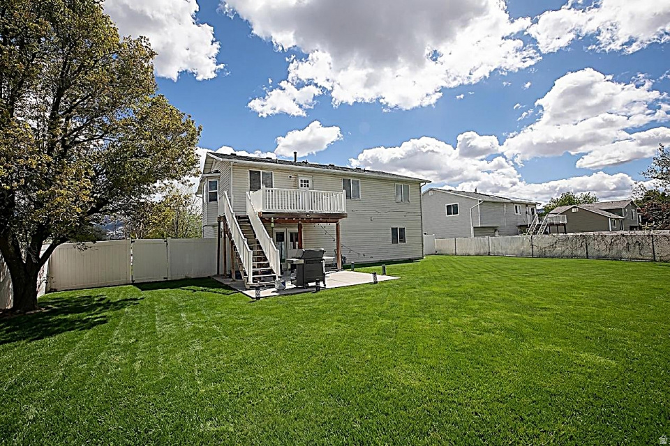 CLOVER DELL PARK - Residential