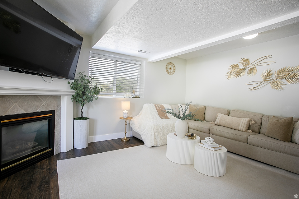 CLOVER DELL PARK - Residential