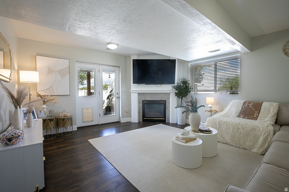 CLOVER DELL PARK - Residential