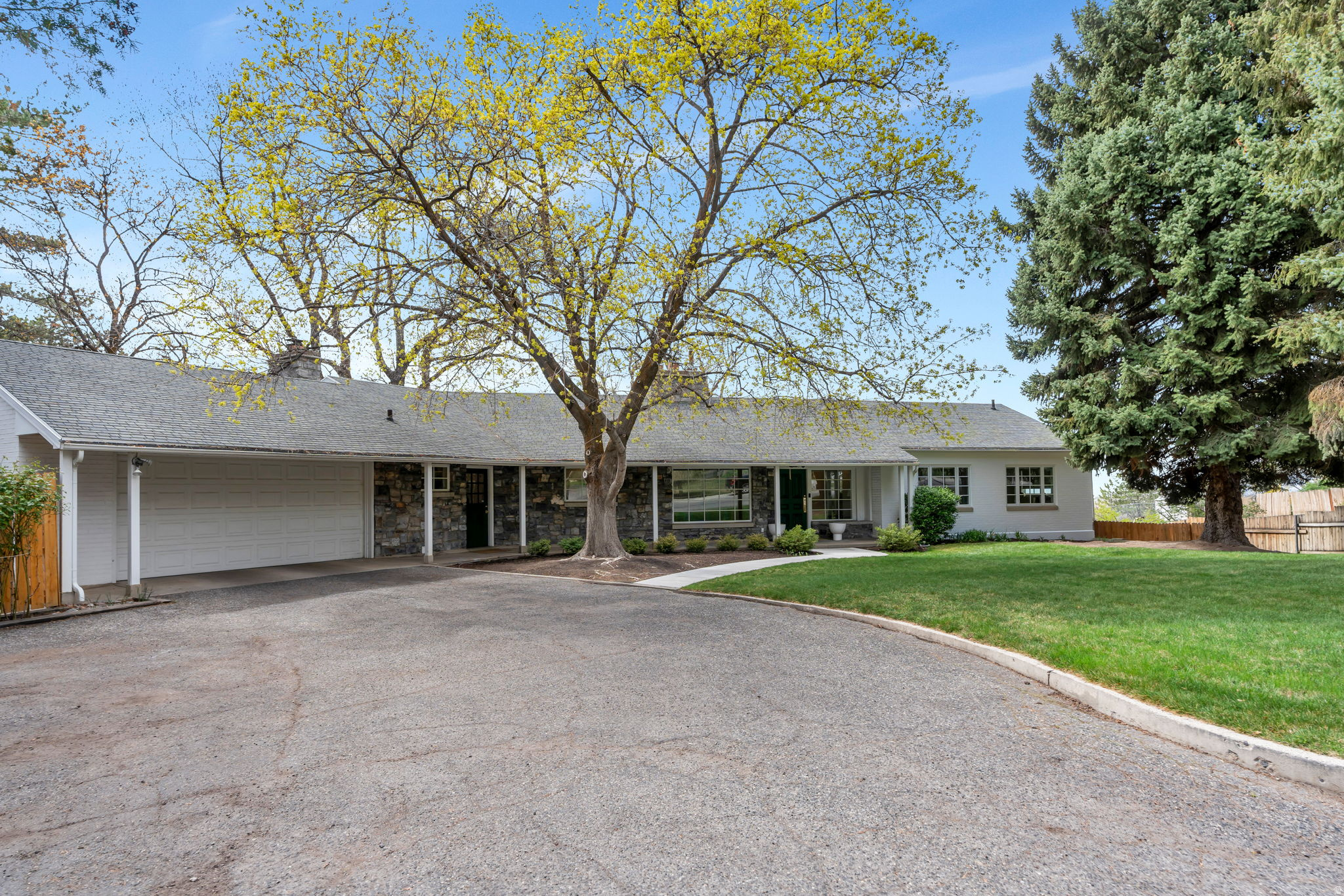 OAK HILLS - Residential