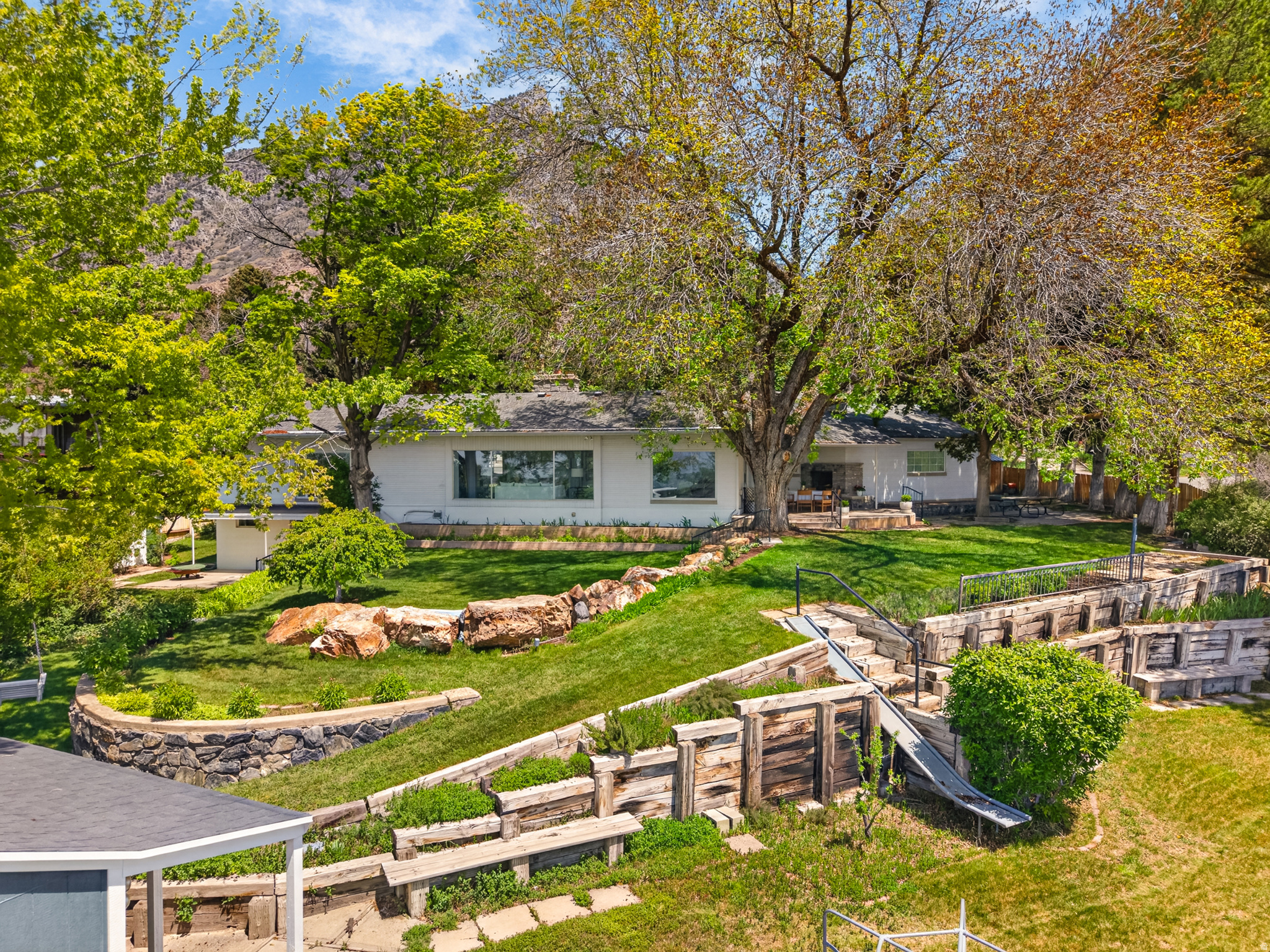 OAK HILLS - Residential