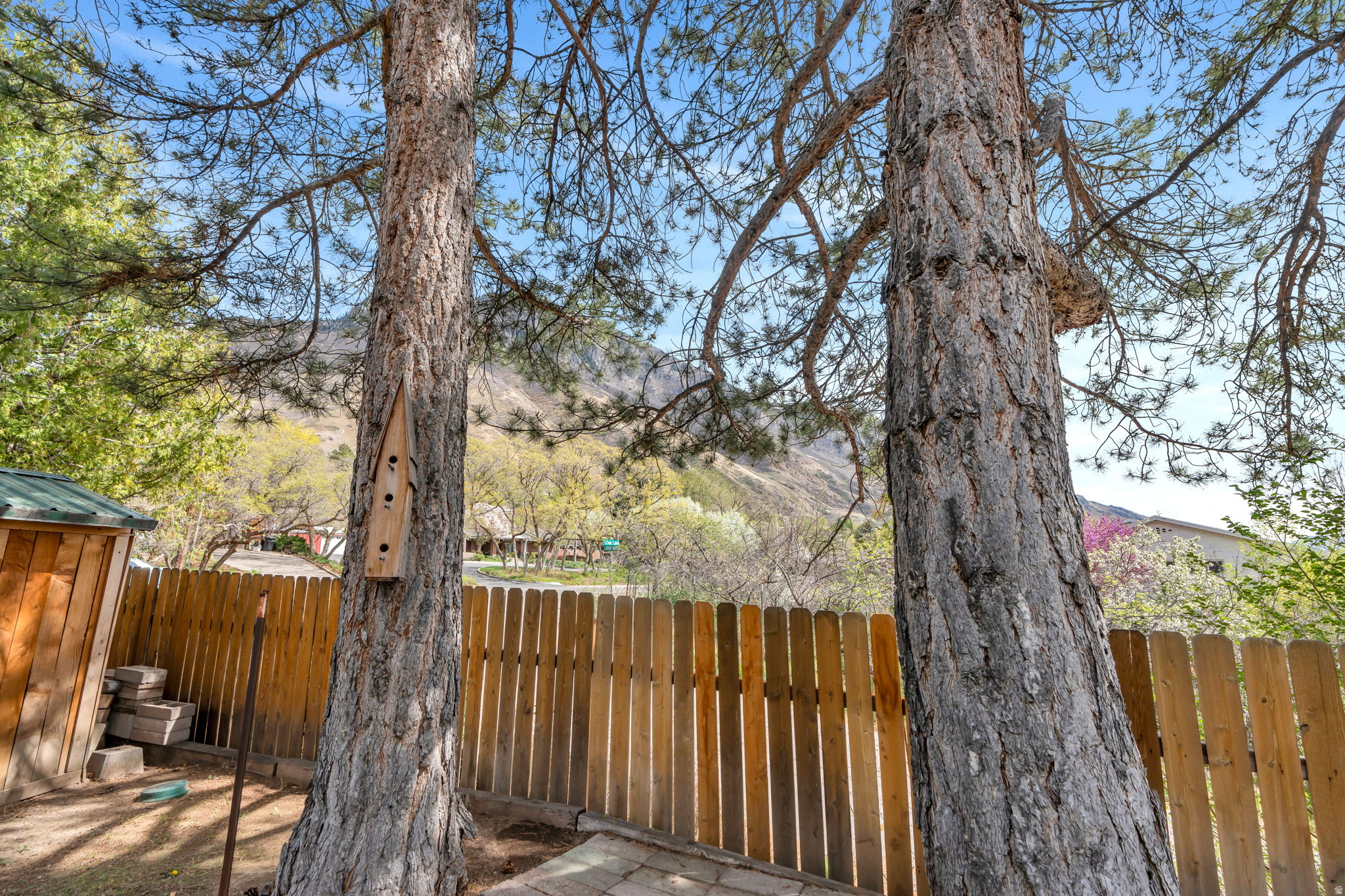 OAK HILLS - Residential