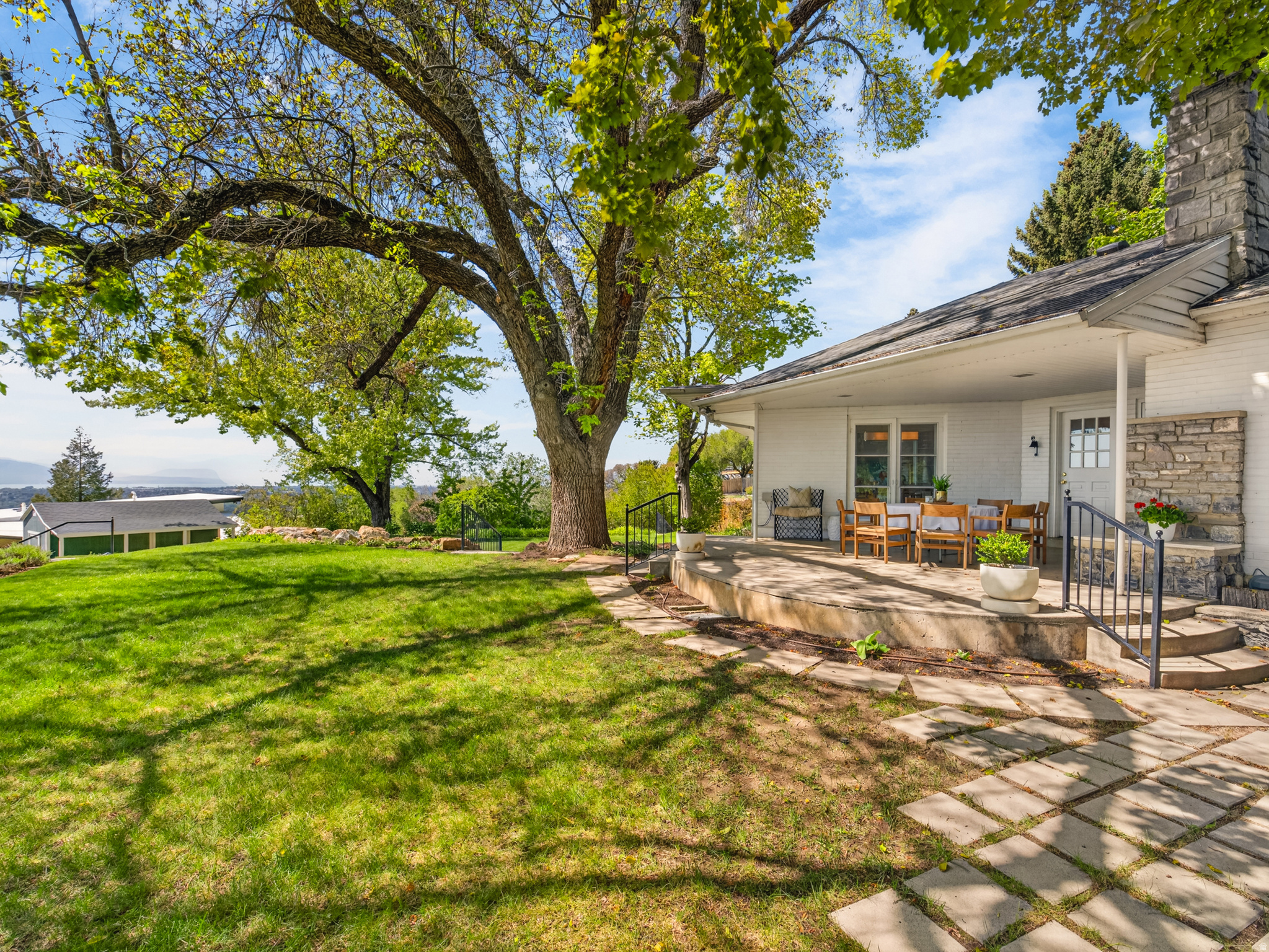 OAK HILLS - Residential