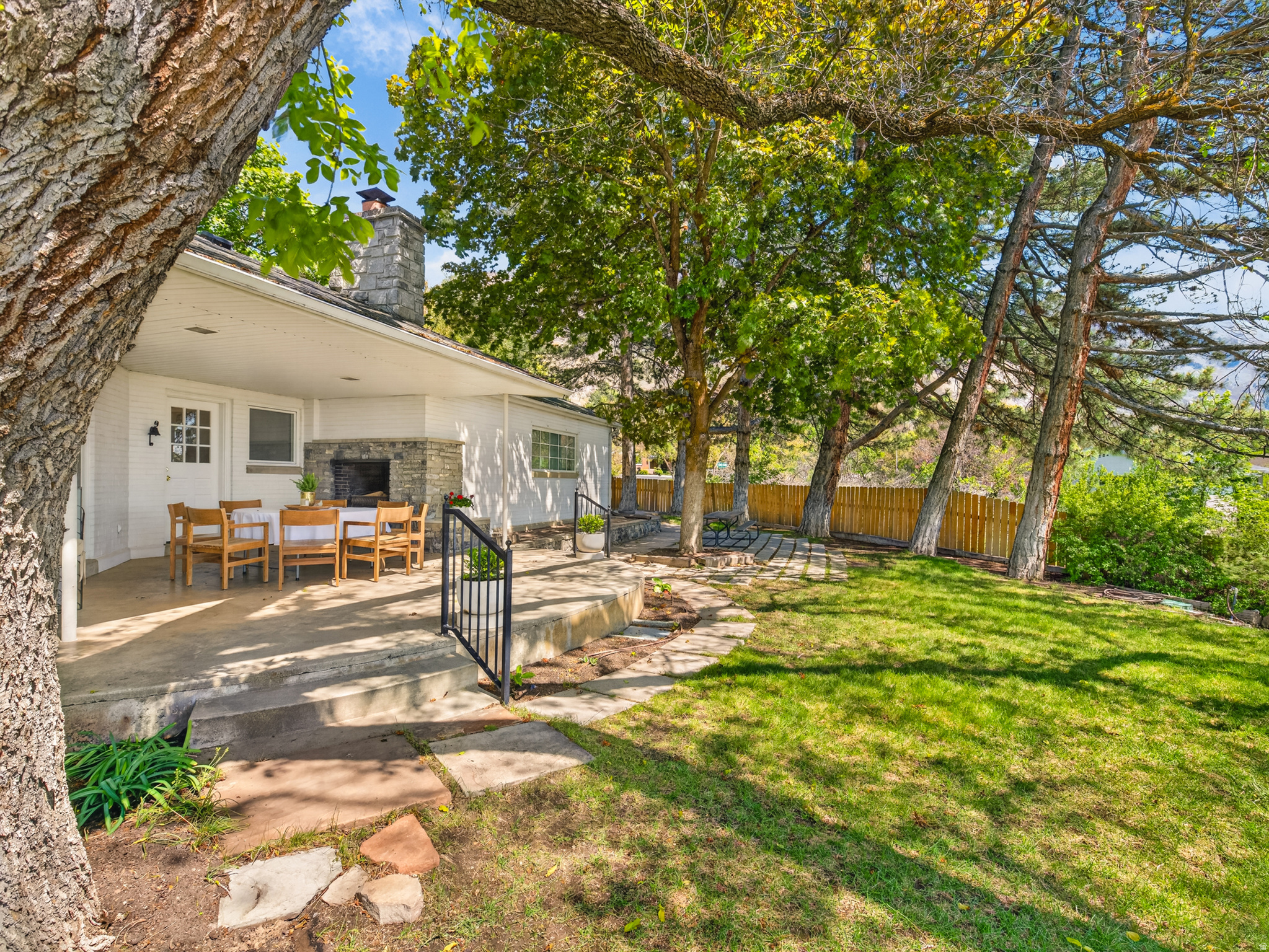 OAK HILLS - Residential