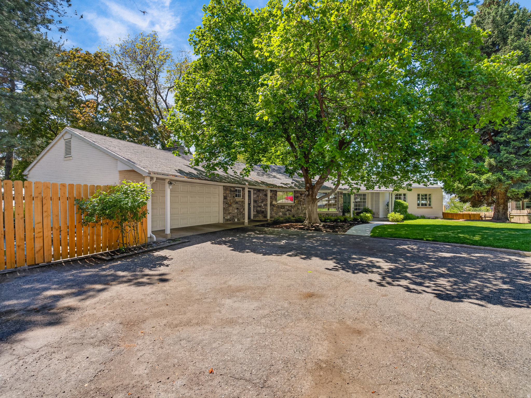 OAK HILLS - Residential