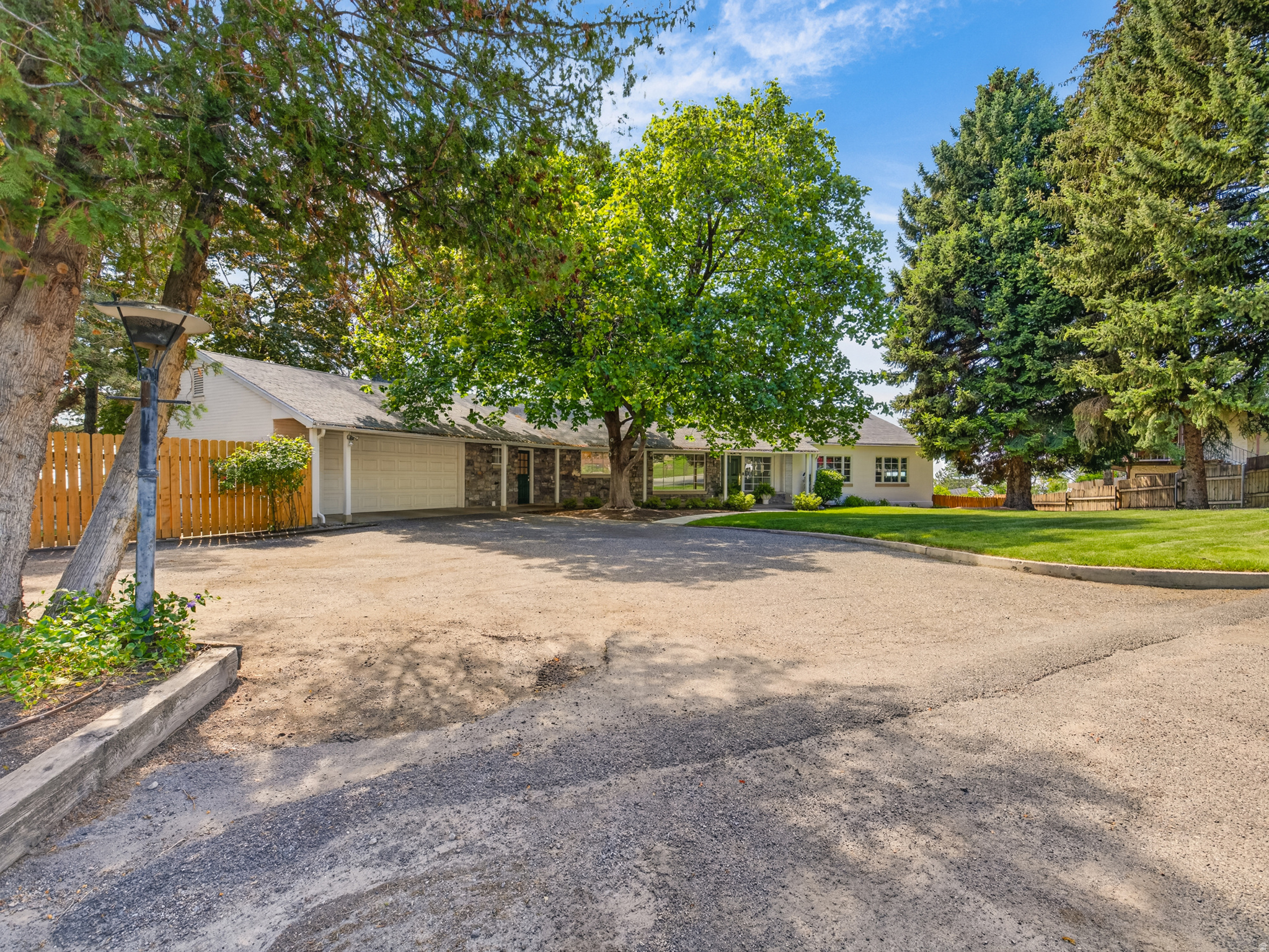 OAK HILLS - Residential