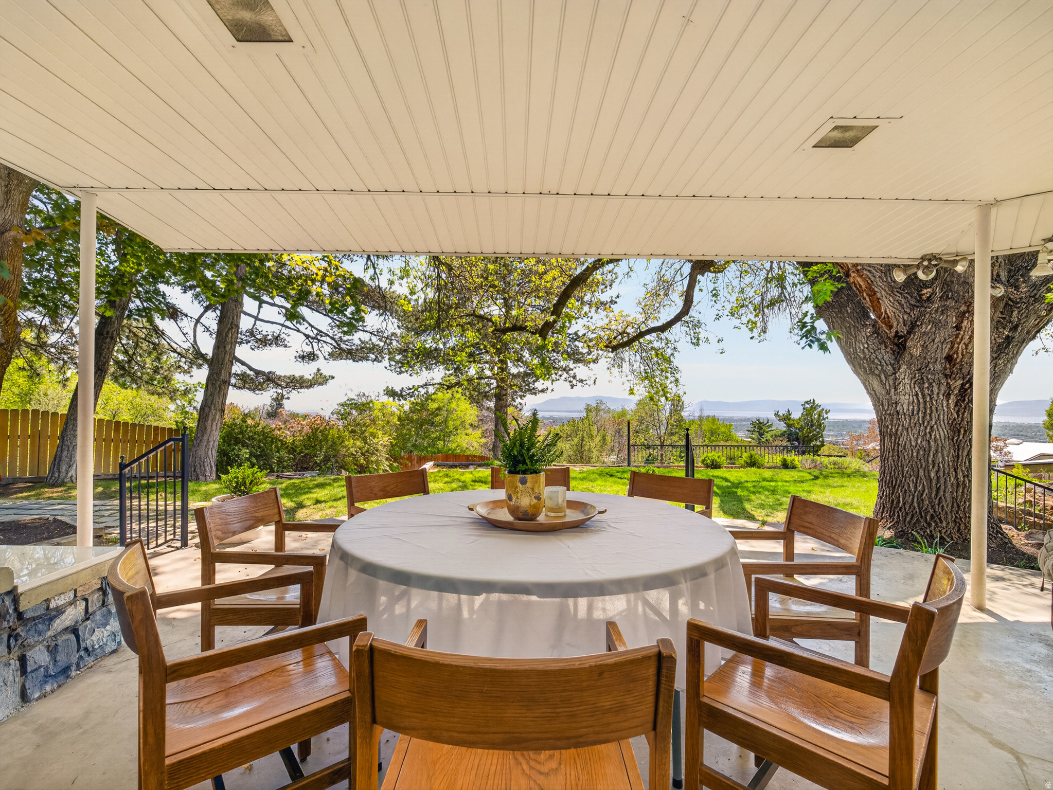 OAK HILLS - Residential
