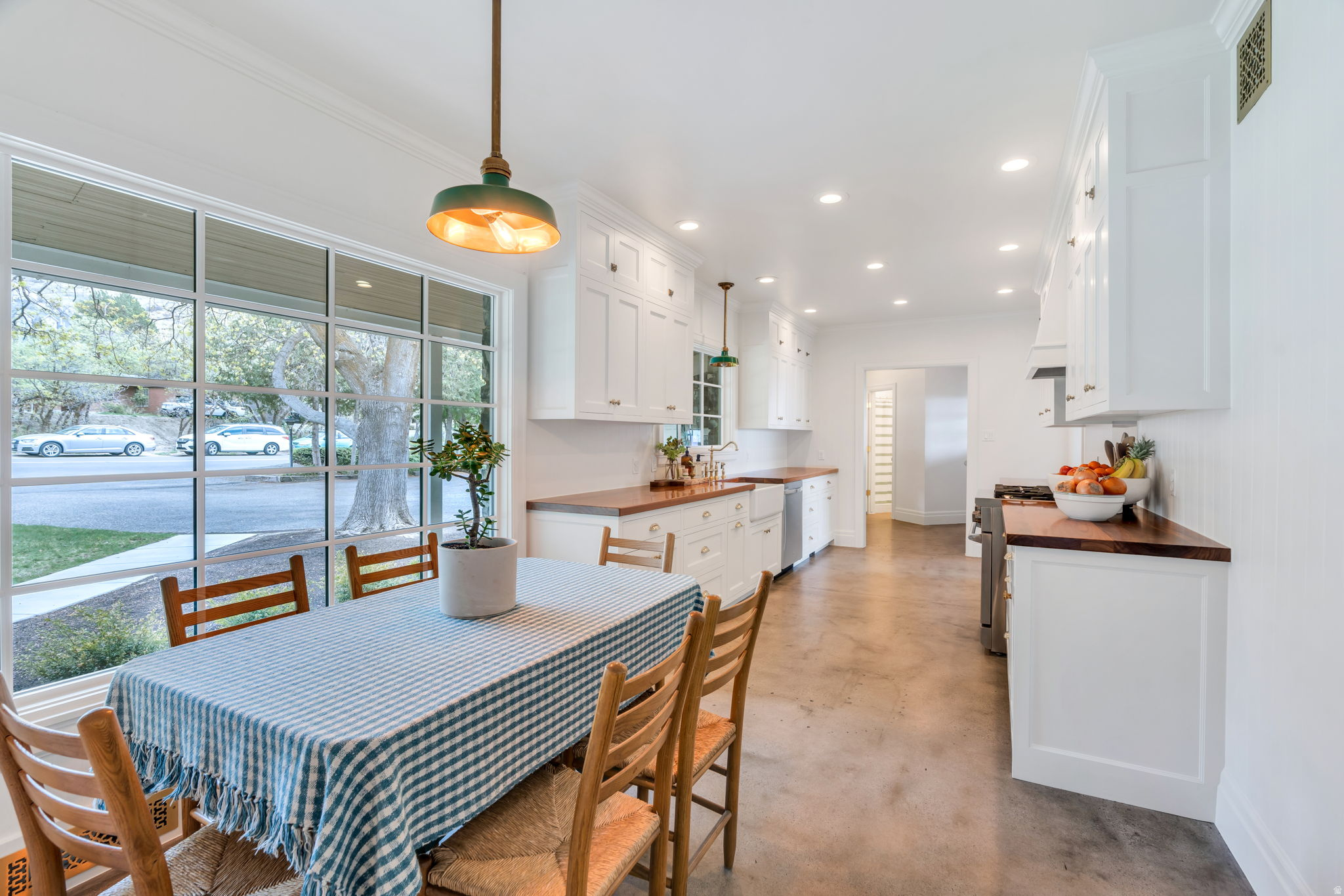 OAK HILLS - Residential