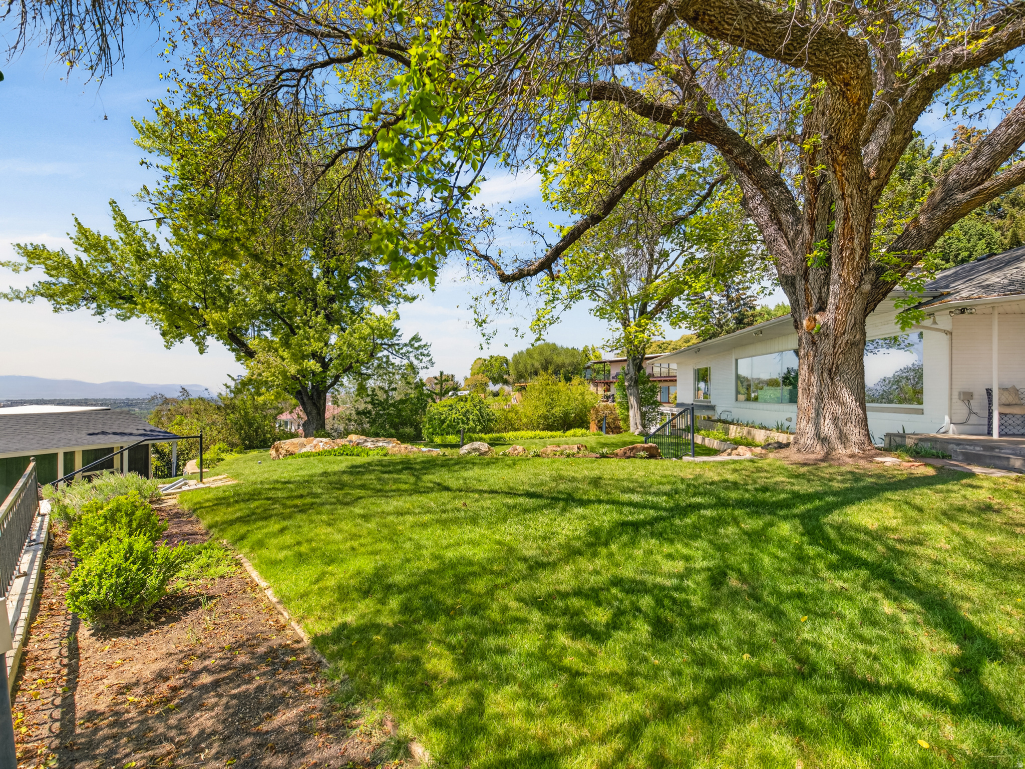 OAK HILLS - Residential