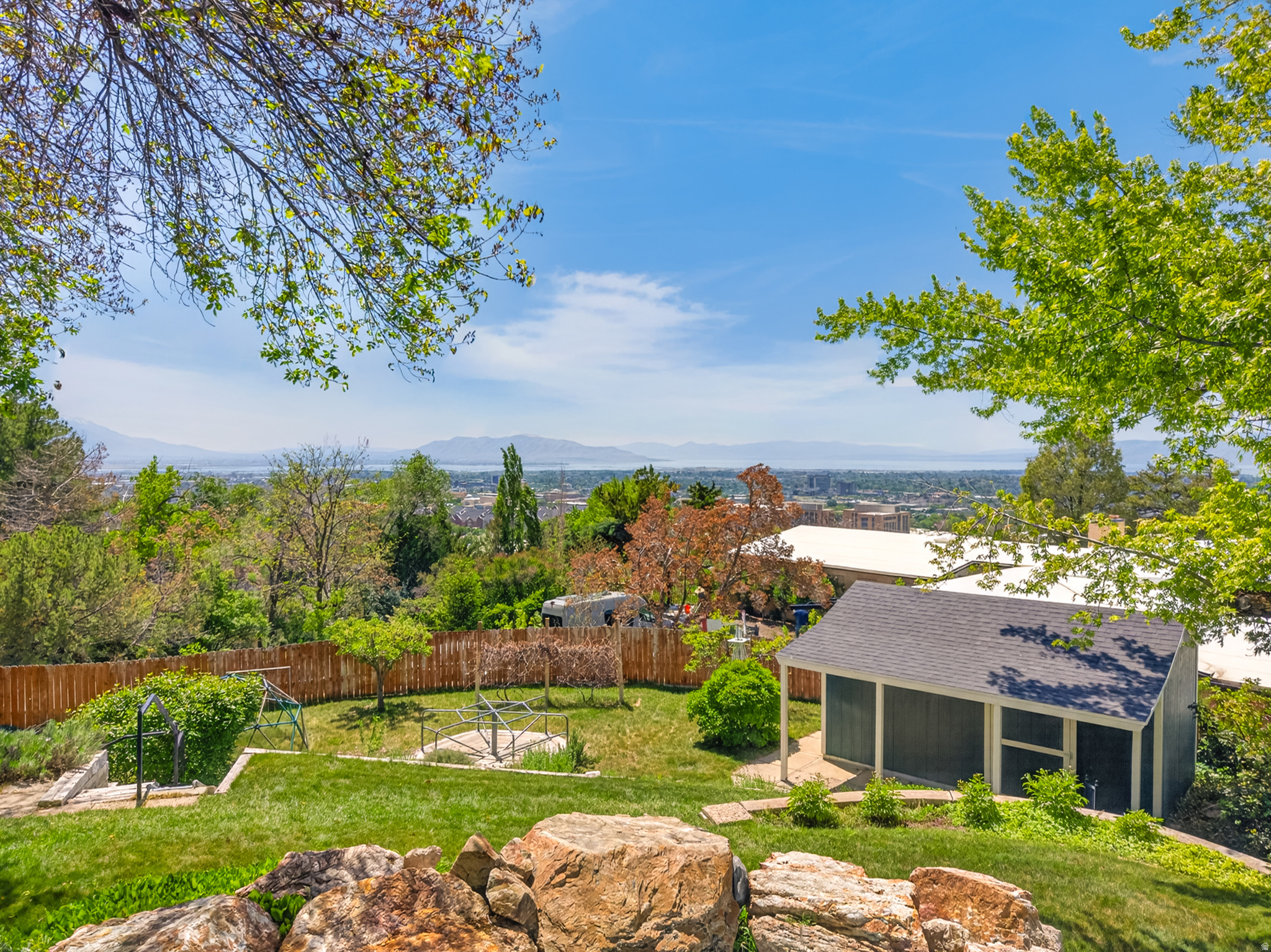 OAK HILLS - Residential