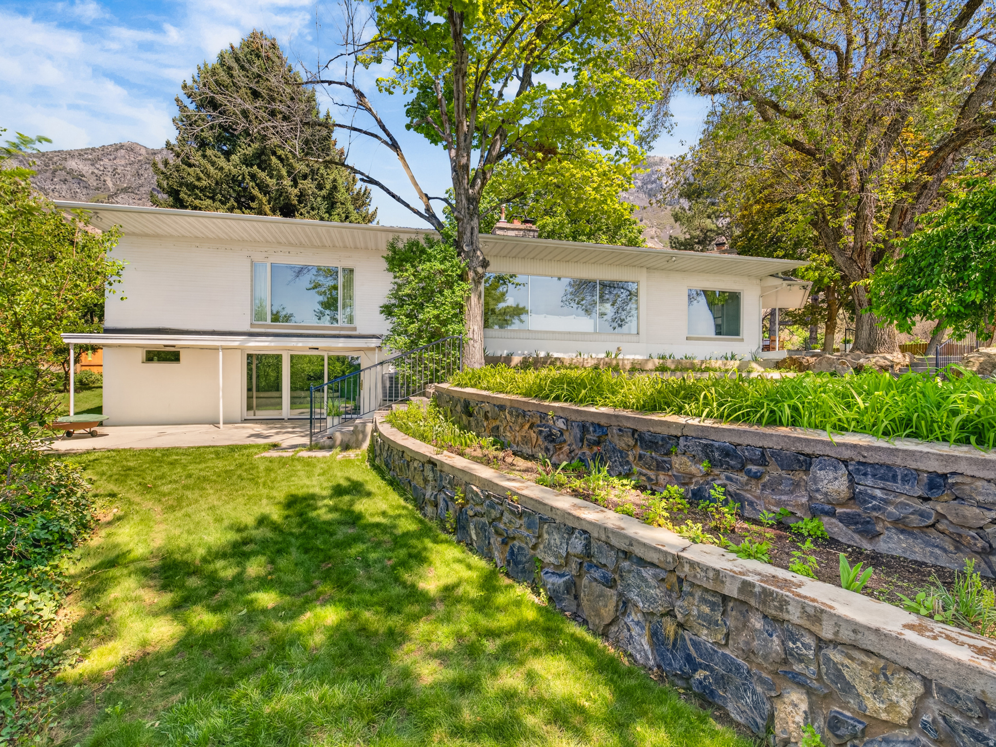 OAK HILLS - Residential