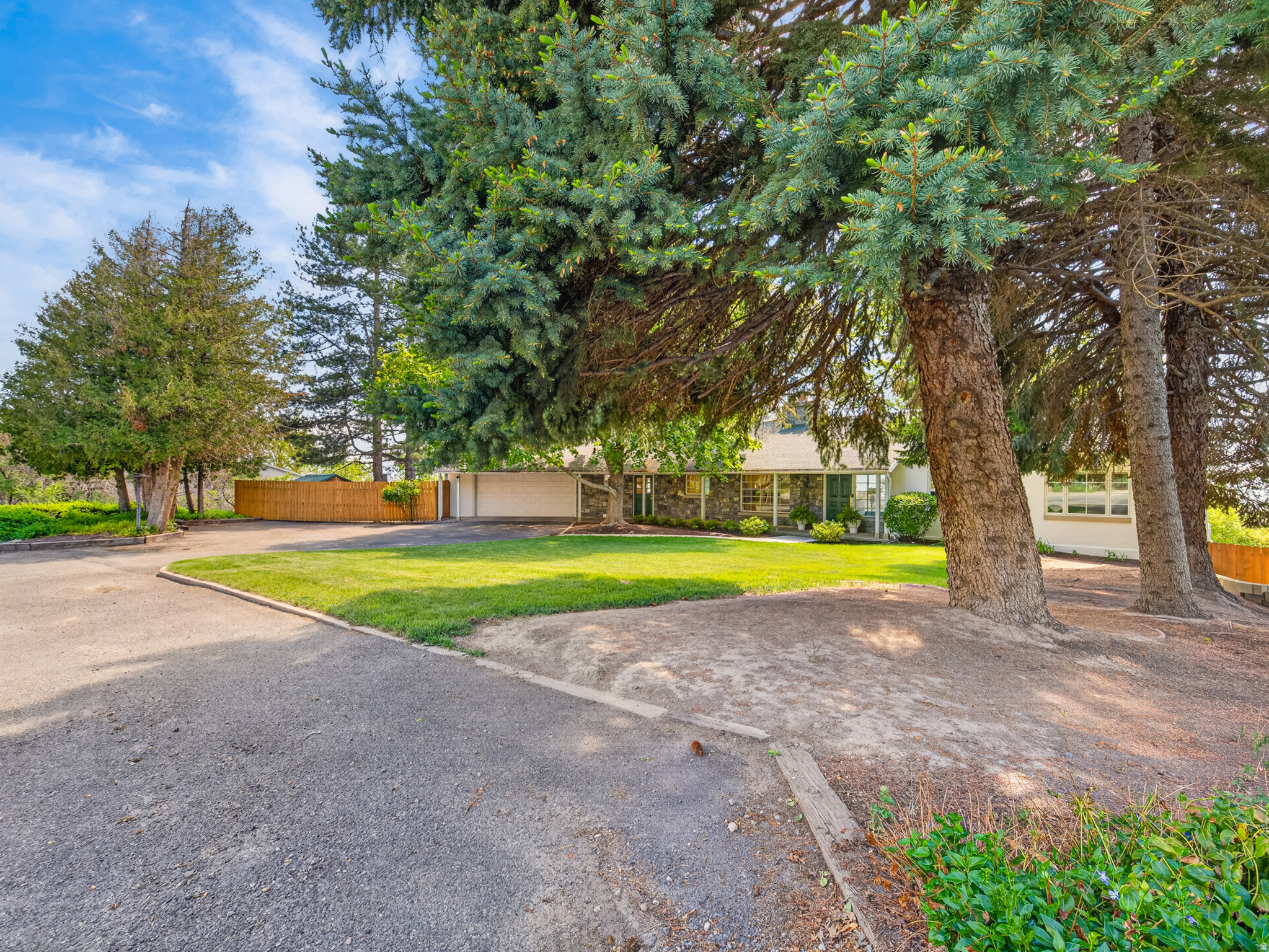 OAK HILLS - Residential