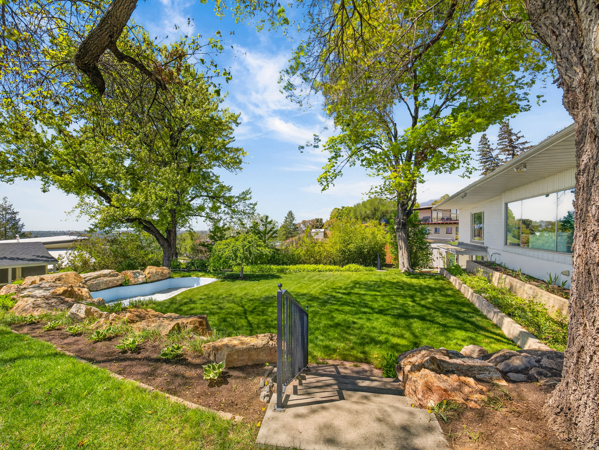 OAK HILLS - Residential