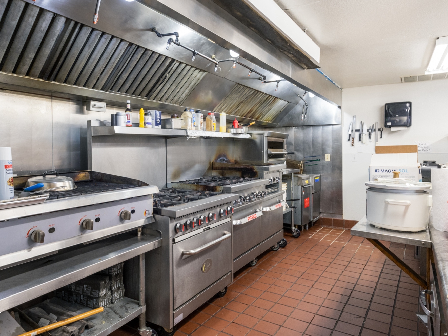 EVANSTON INDUSTRIAL CENTER SECOND - Commercial Sale