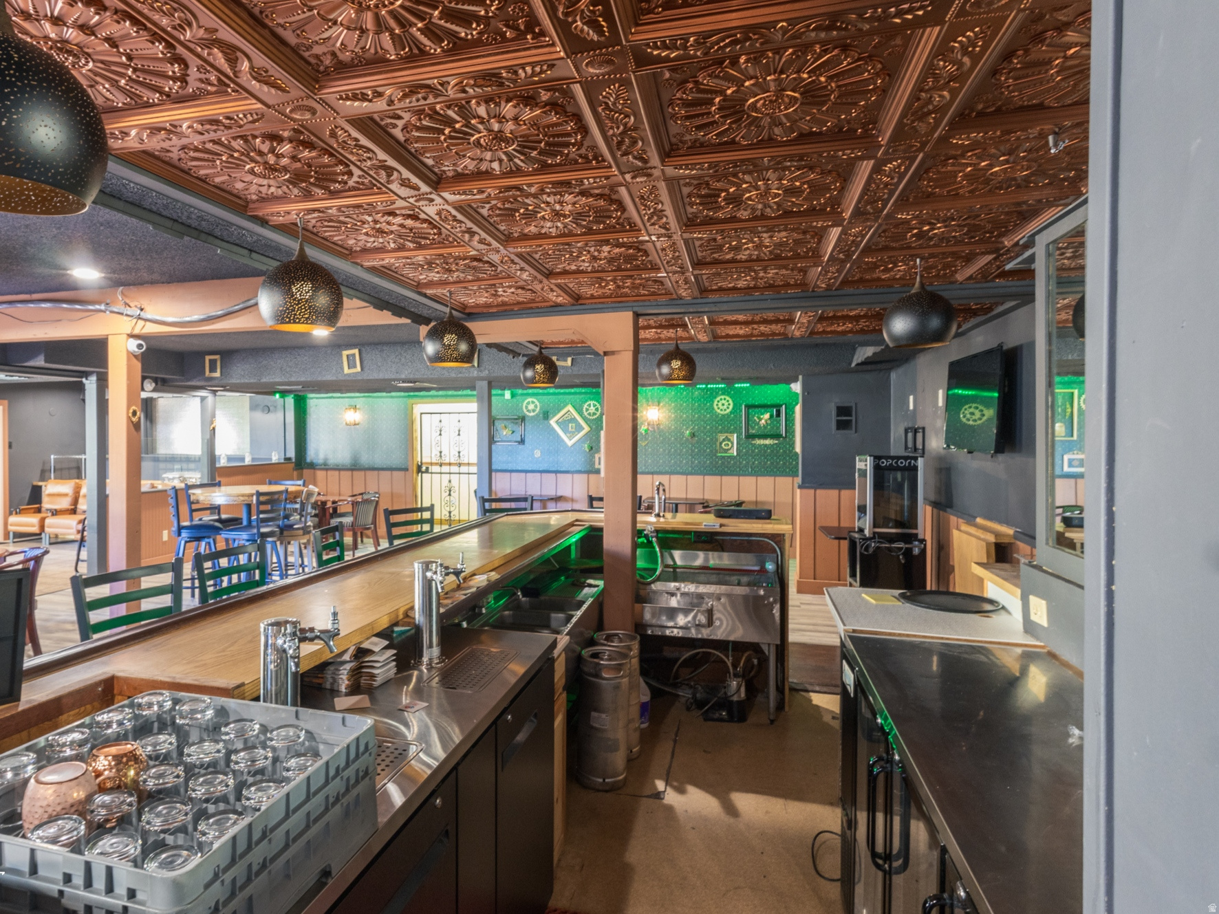 EVANSTON INDUSTRIAL CENTER SECOND - Commercial Sale