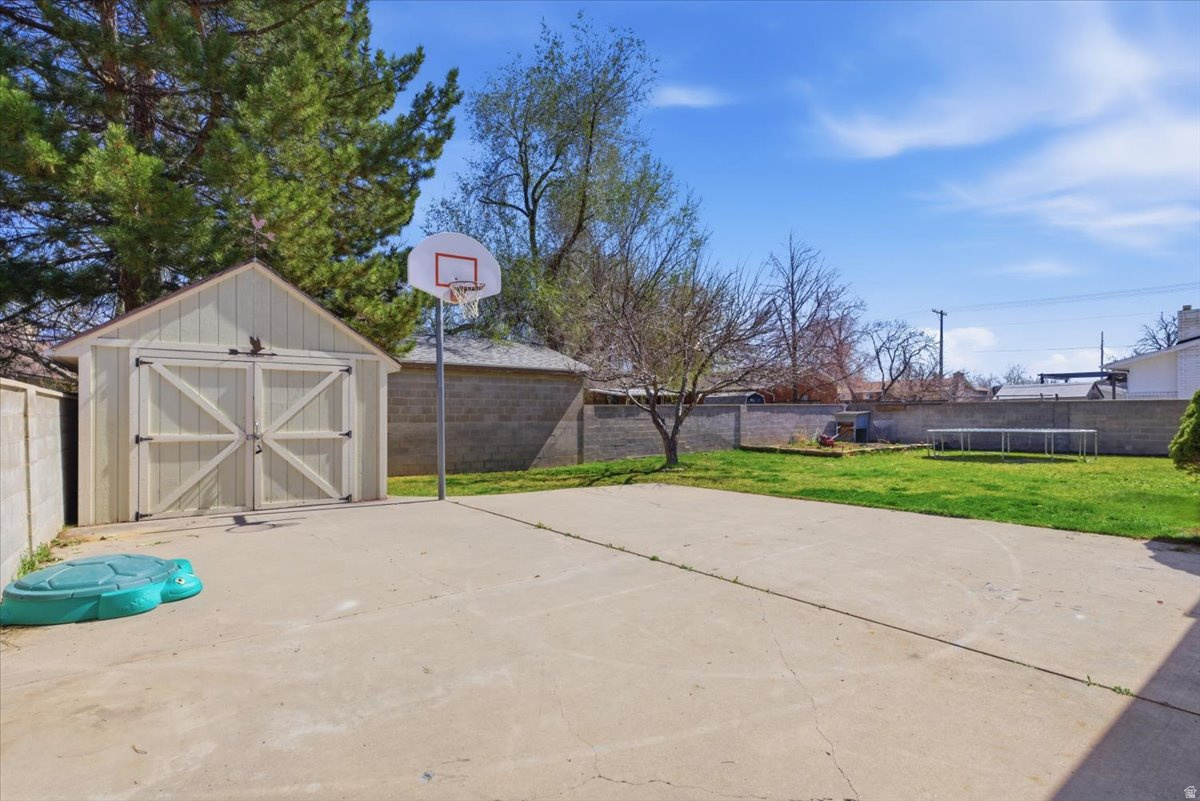 MEADOW CREST - Residential