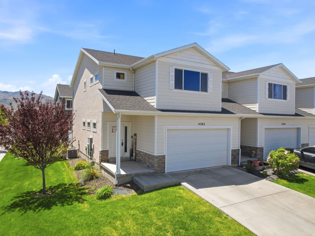 Photo of 4382 E CASPIAN CT, Eagle Mountain, UT 84005 (MLS # 2163229)
