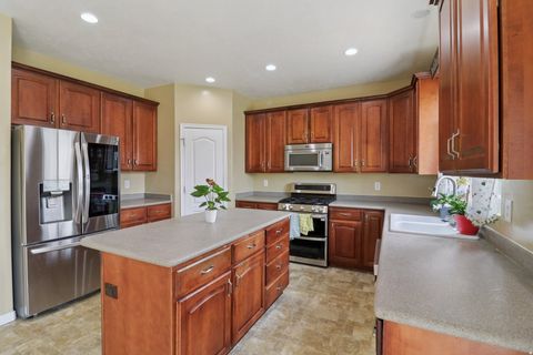 Tiny photo for 1566 S 840 W, Payson, UT 84651 (MLS # 2147512)
