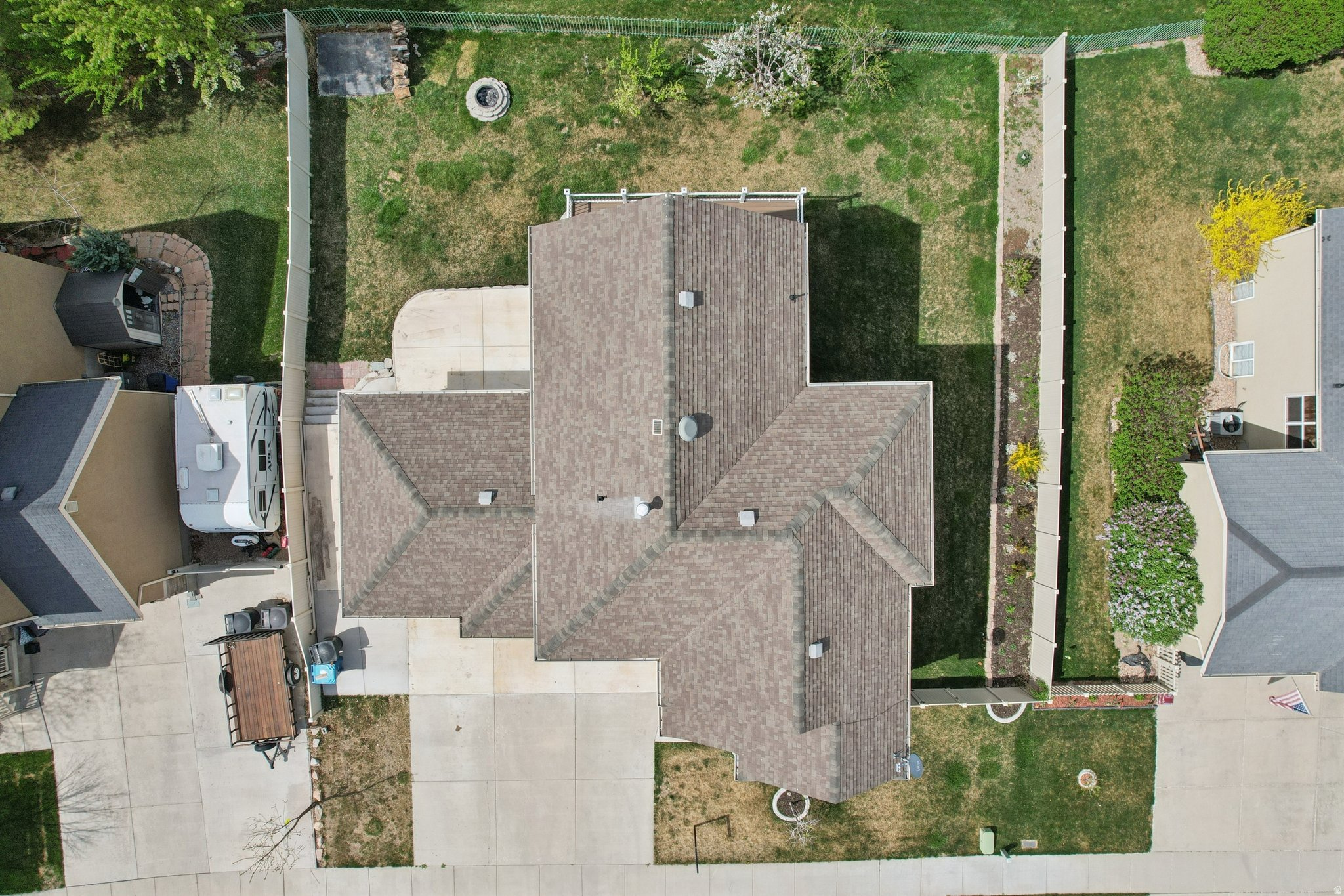 THE MAPLES AT BROOKS - Residential